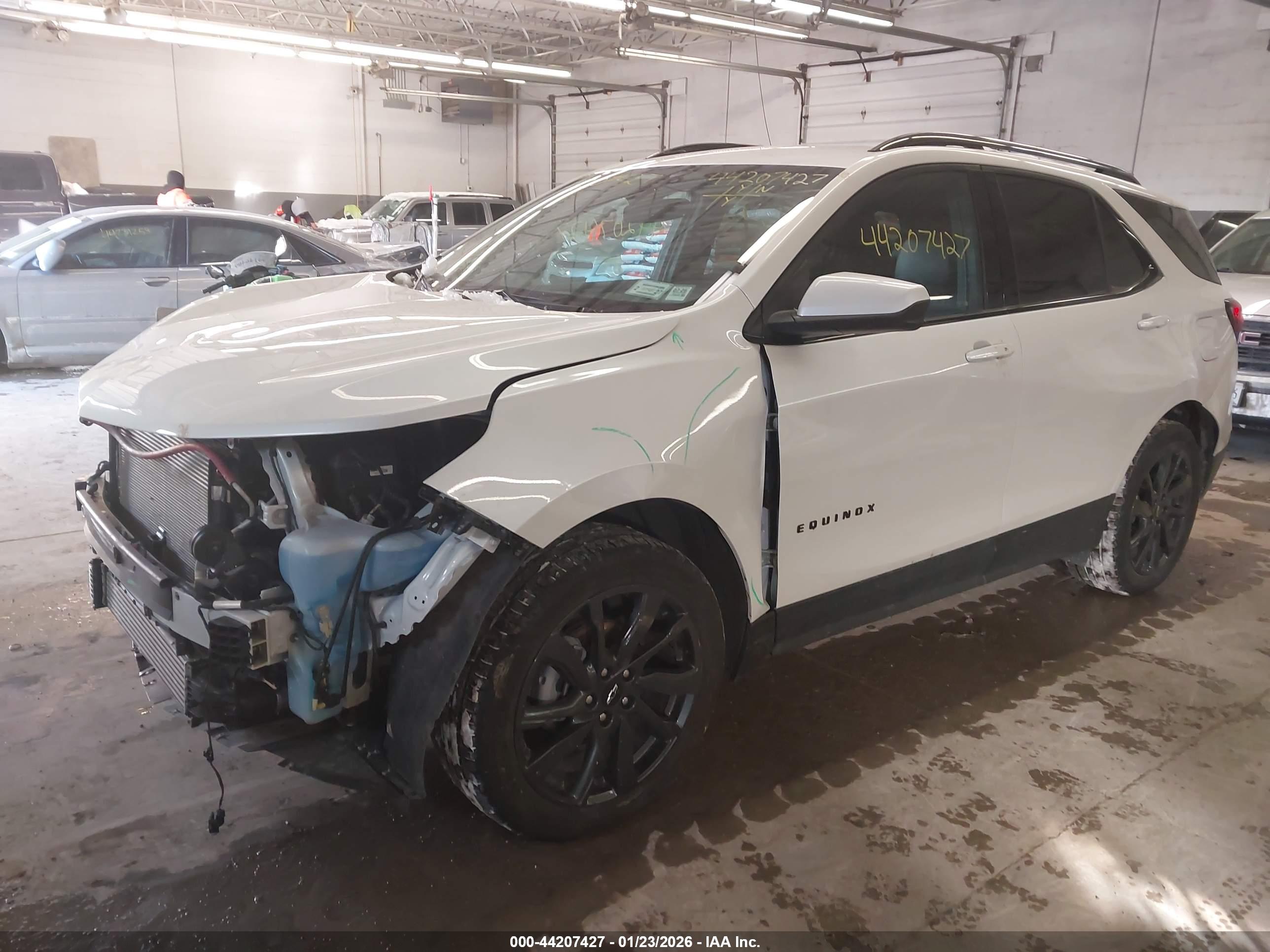 CHEVROLET EQUINOX image 2