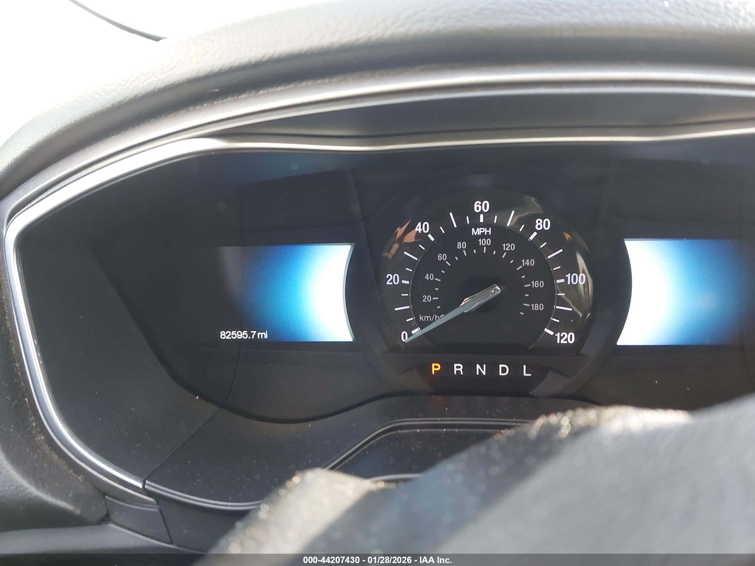 FORD FUSION image 7