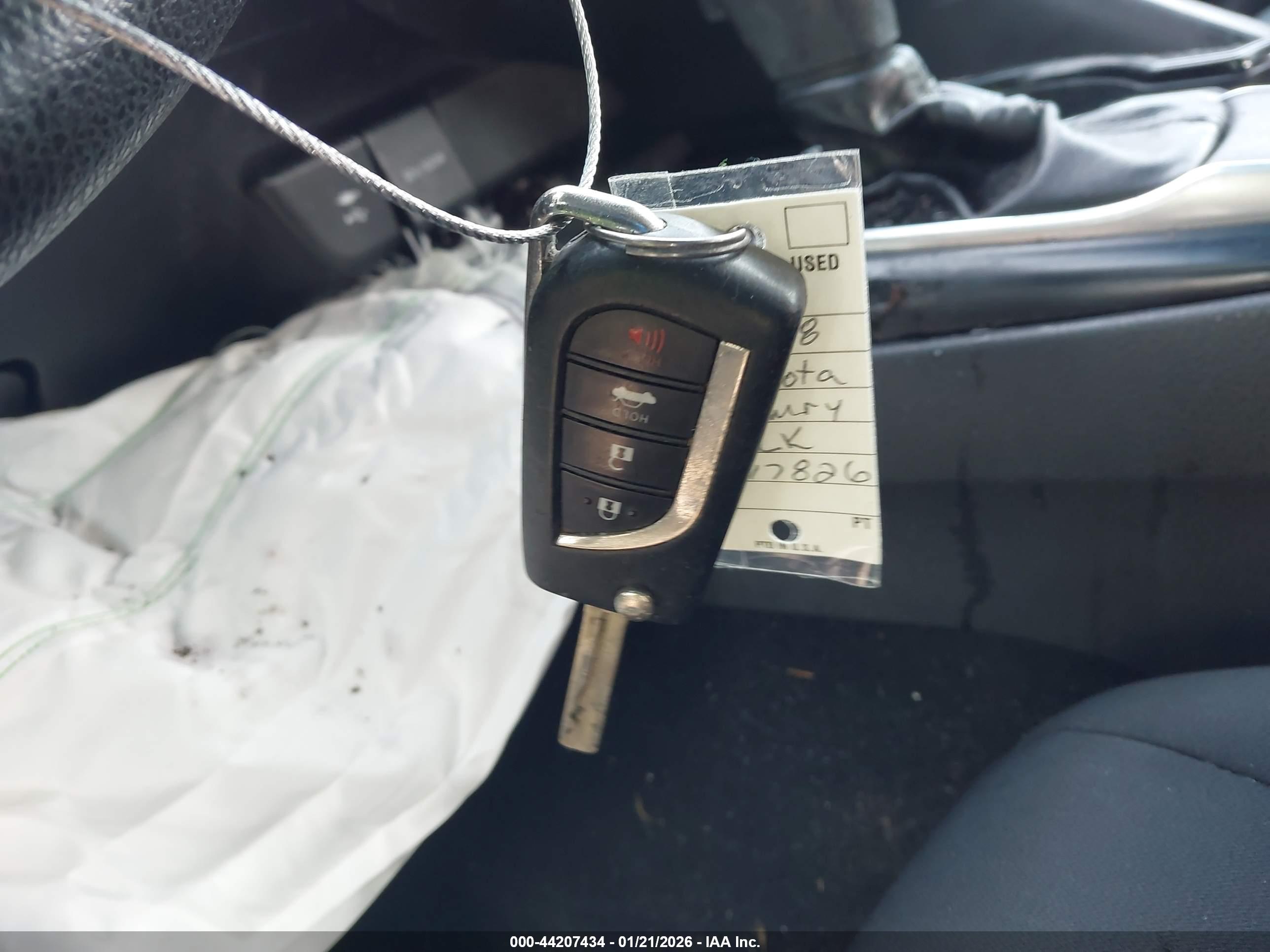 TOYOTA CAMRY image 11