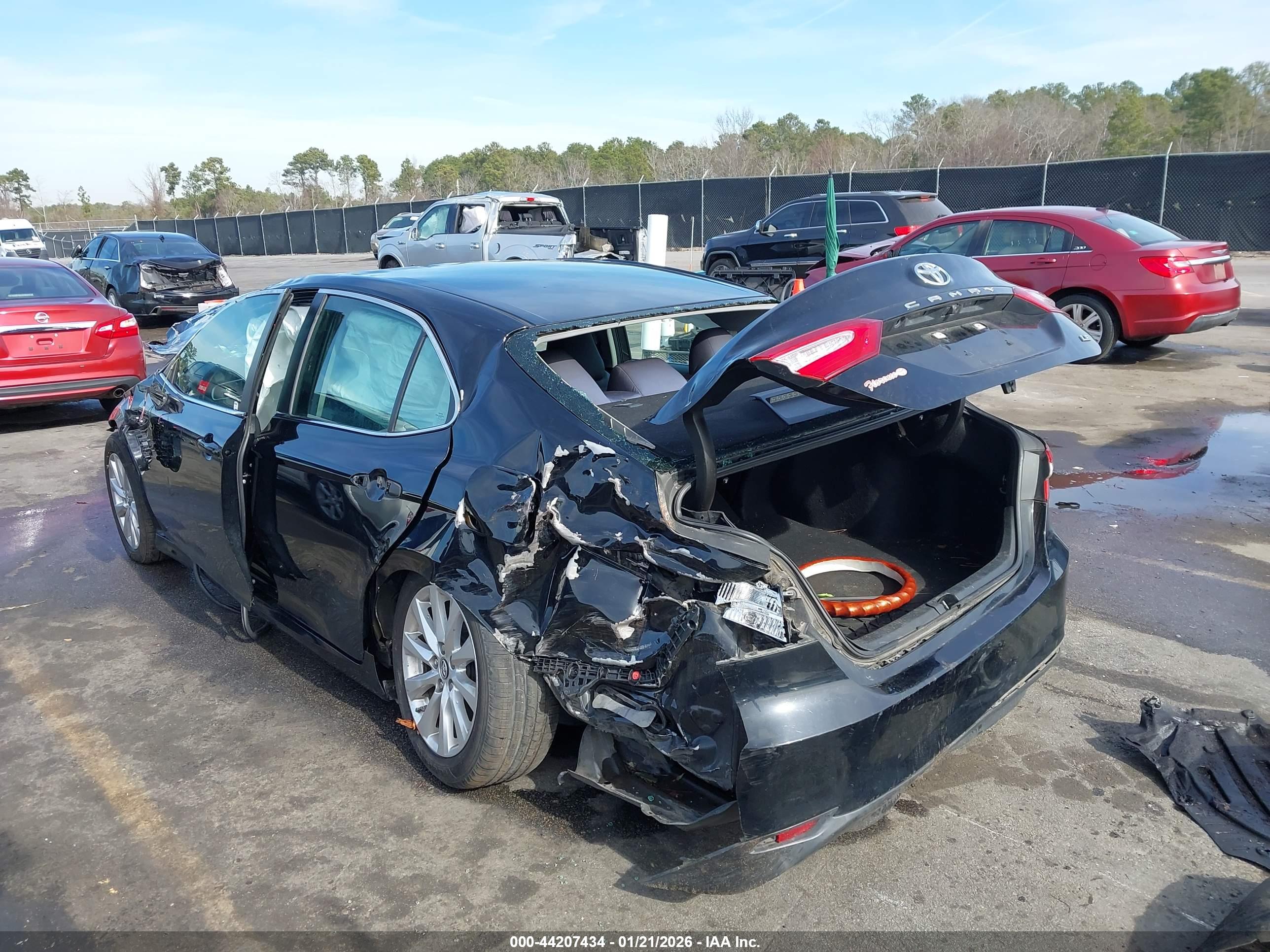 TOYOTA CAMRY image 3
