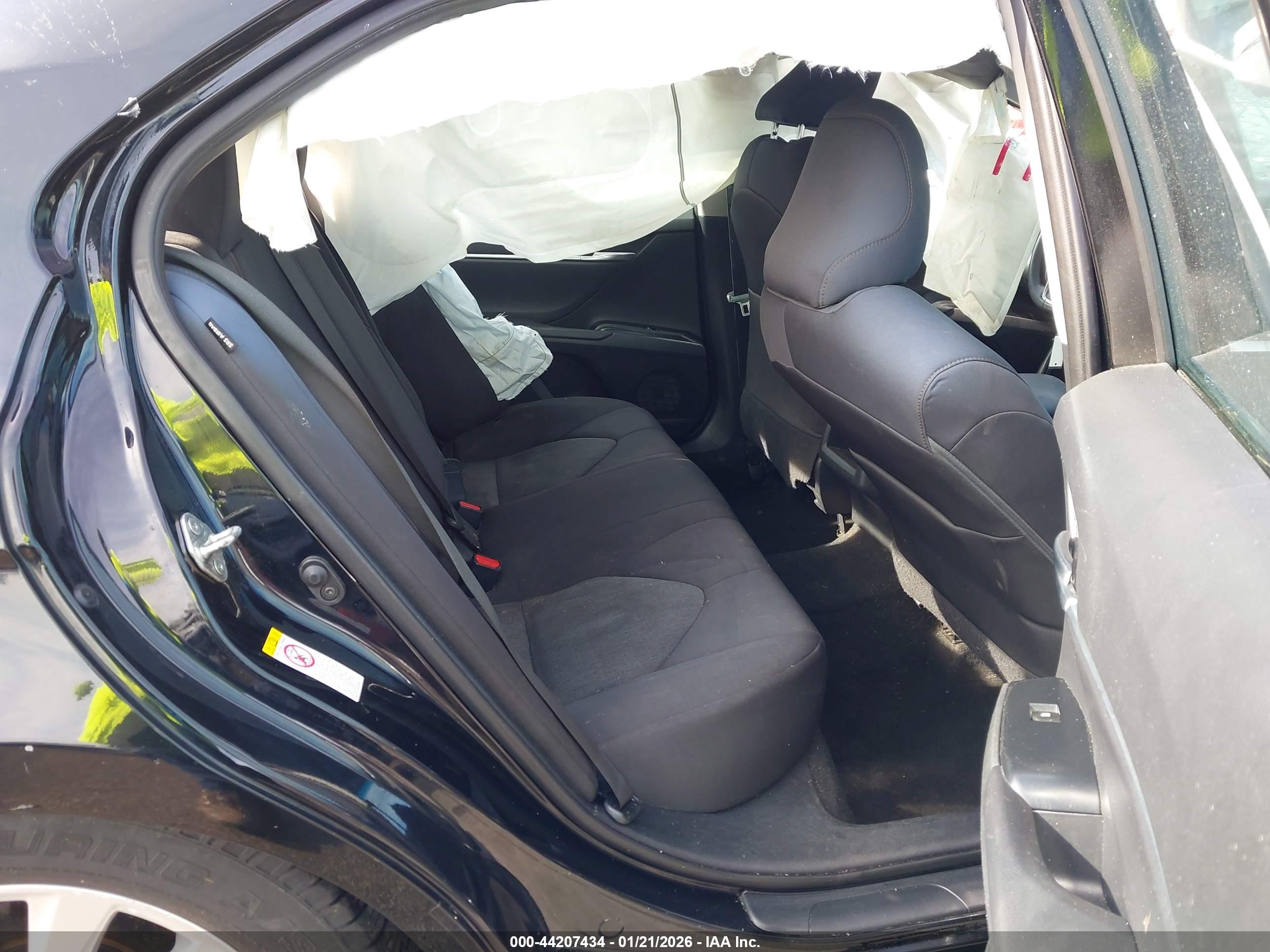 TOYOTA CAMRY image 8