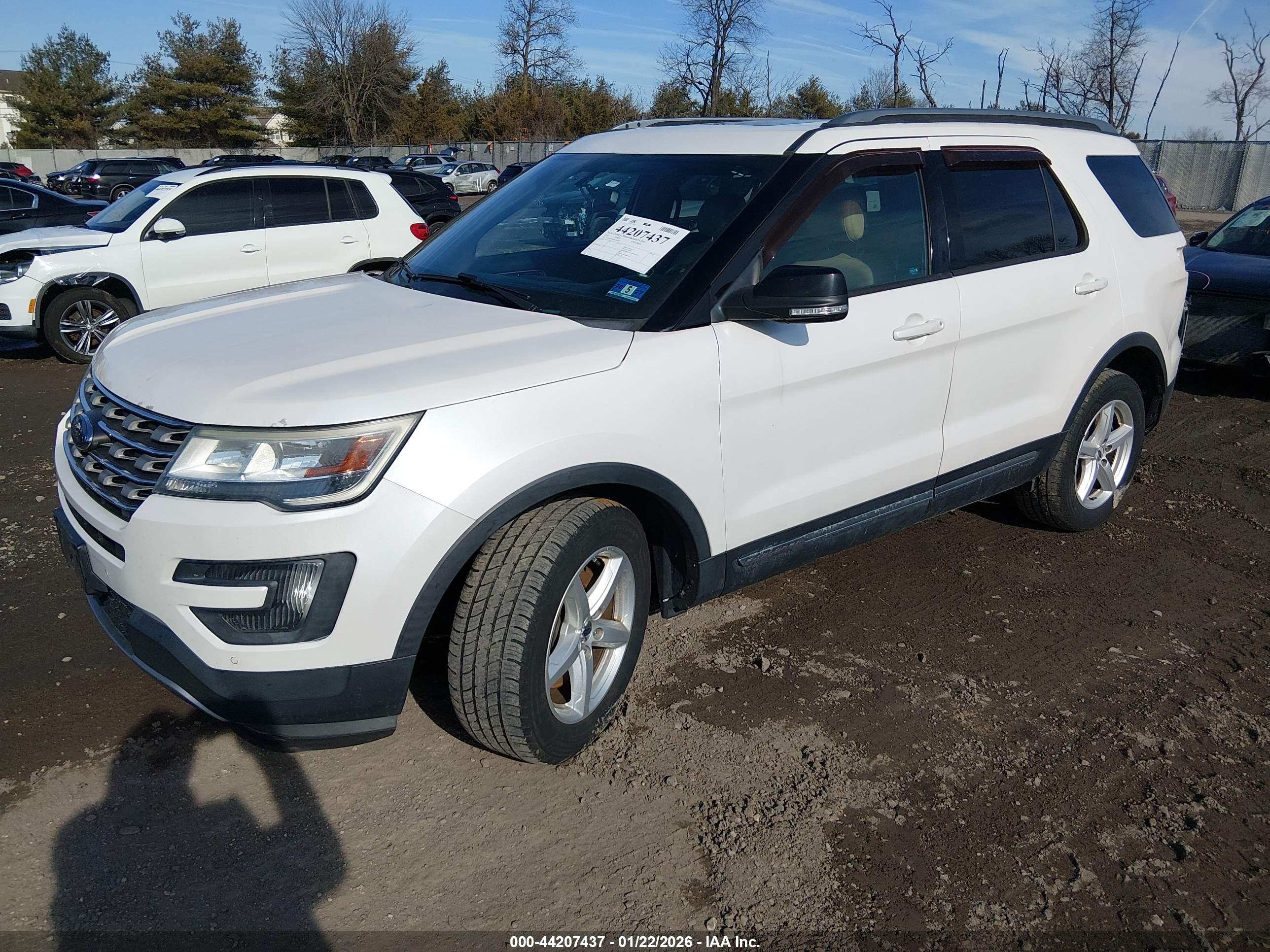 FORD EXPLORER image 2