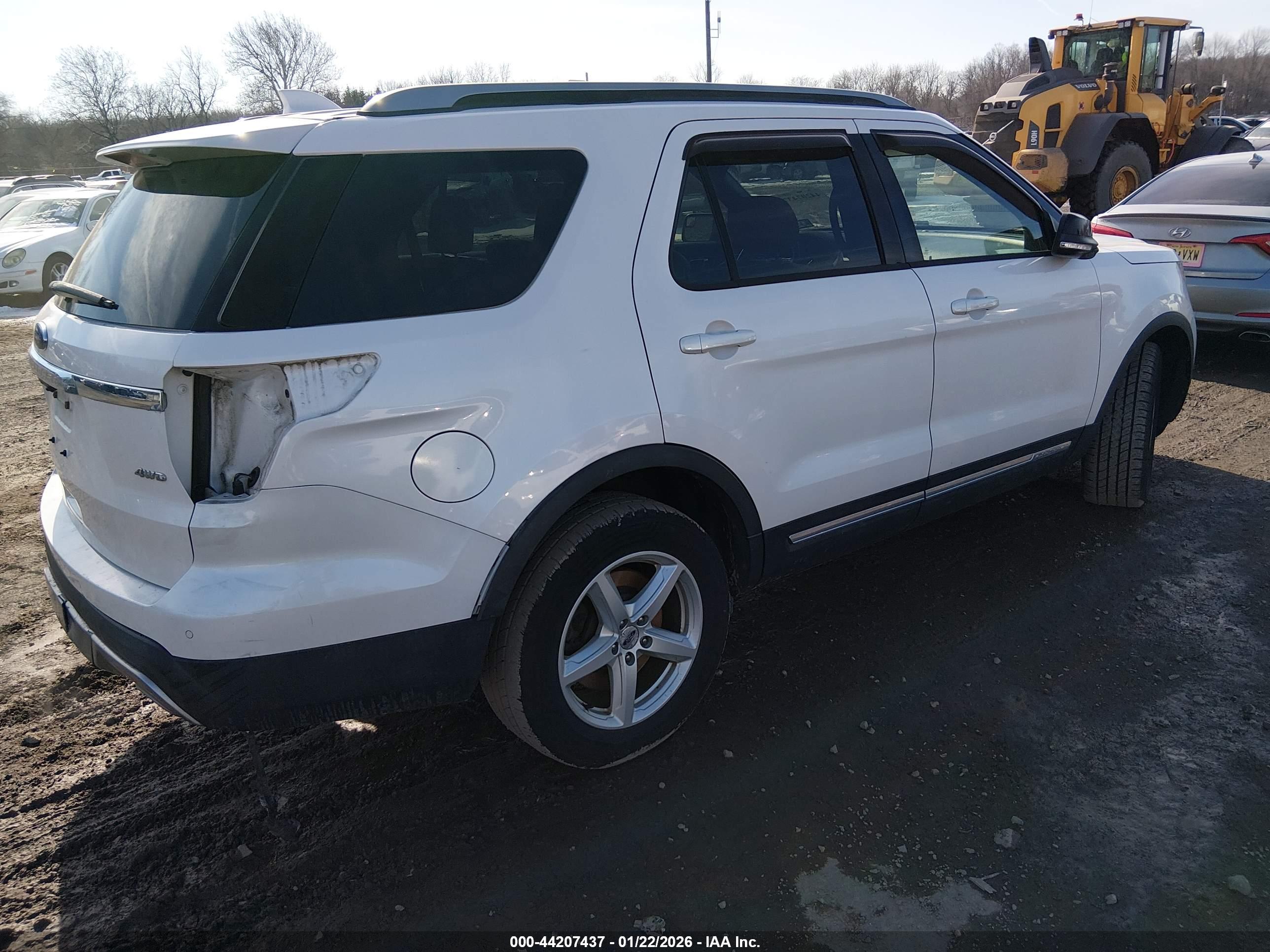FORD EXPLORER image 4