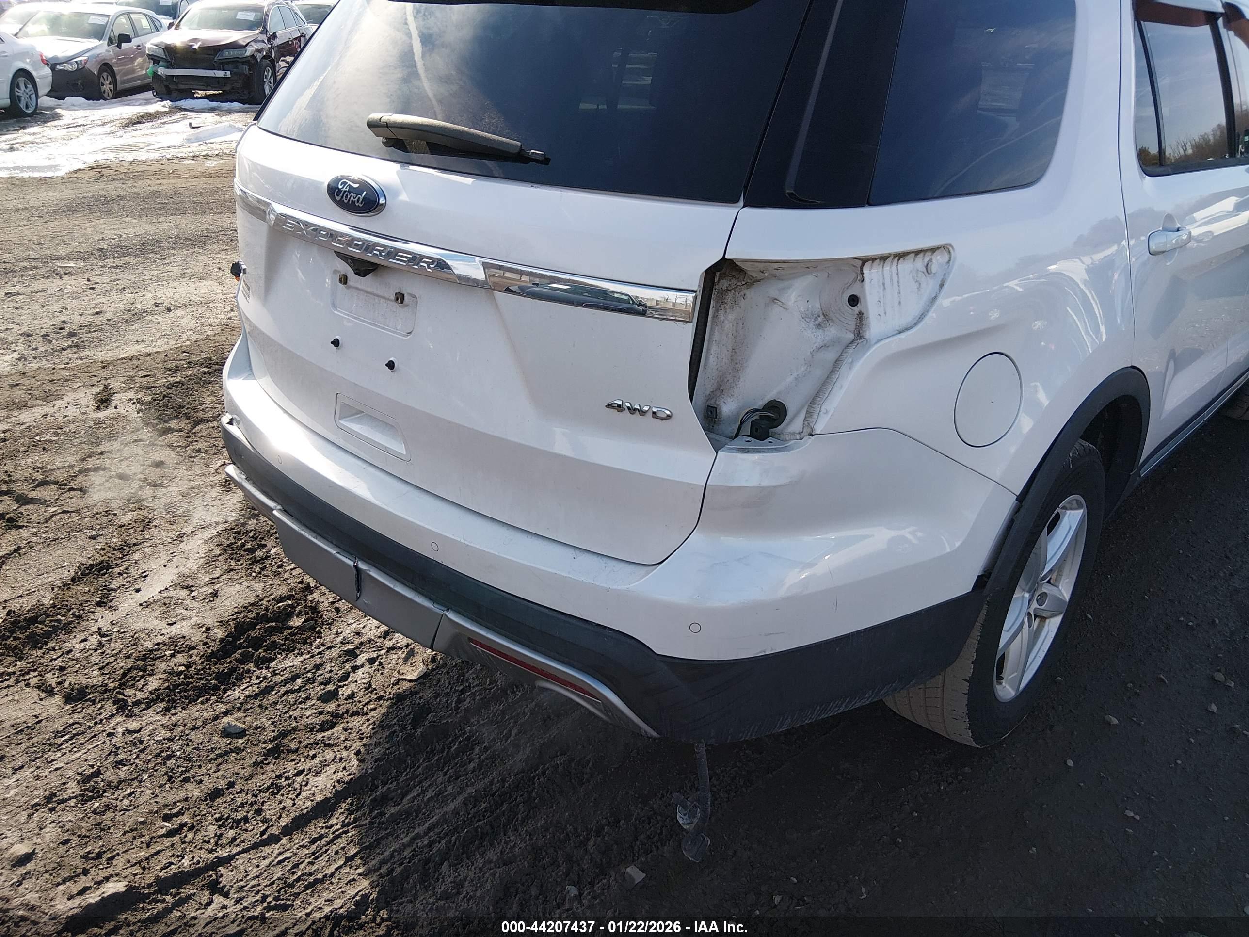 FORD EXPLORER image 6