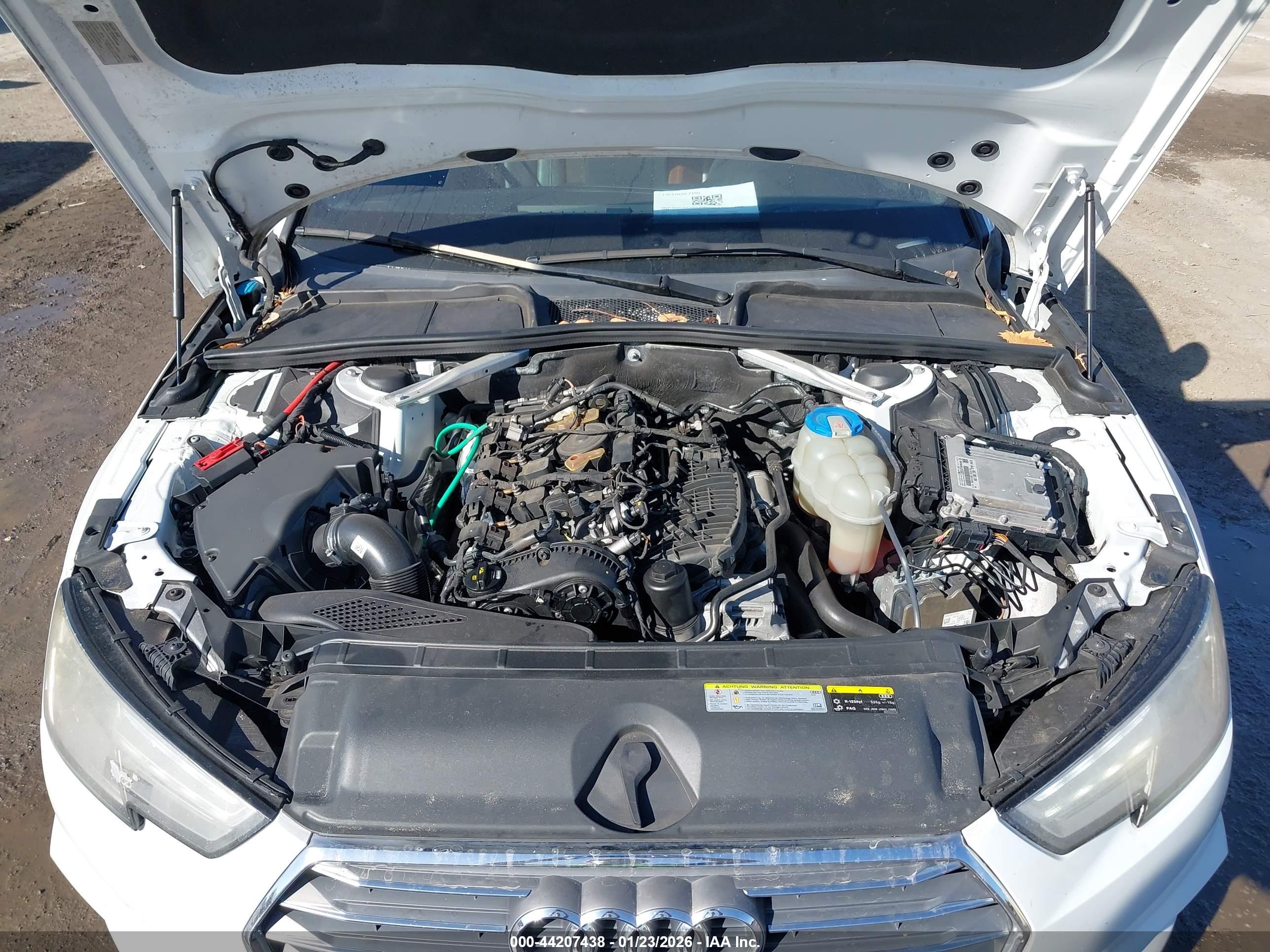 AUDI A4 image 10