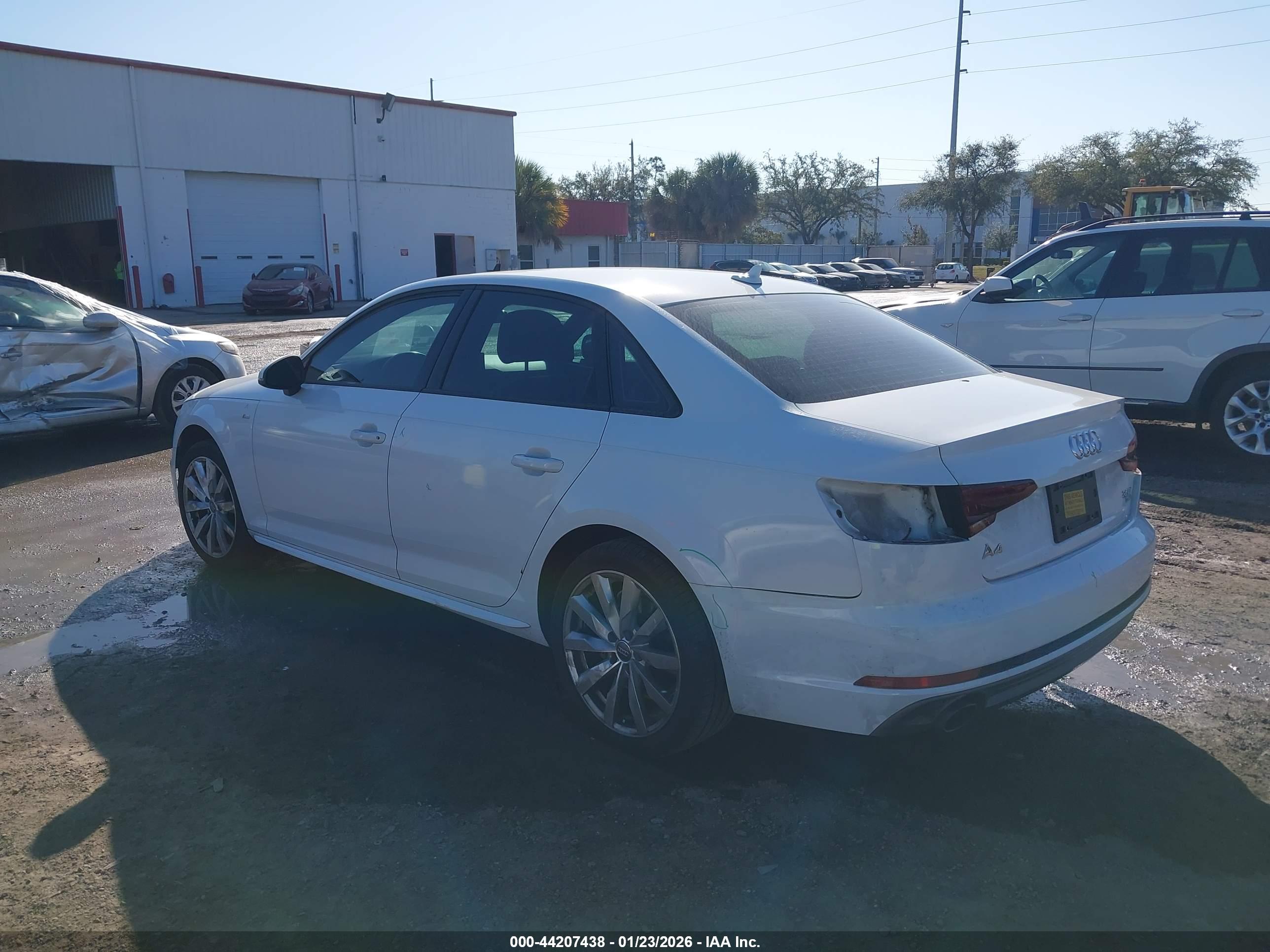 AUDI A4 image 3