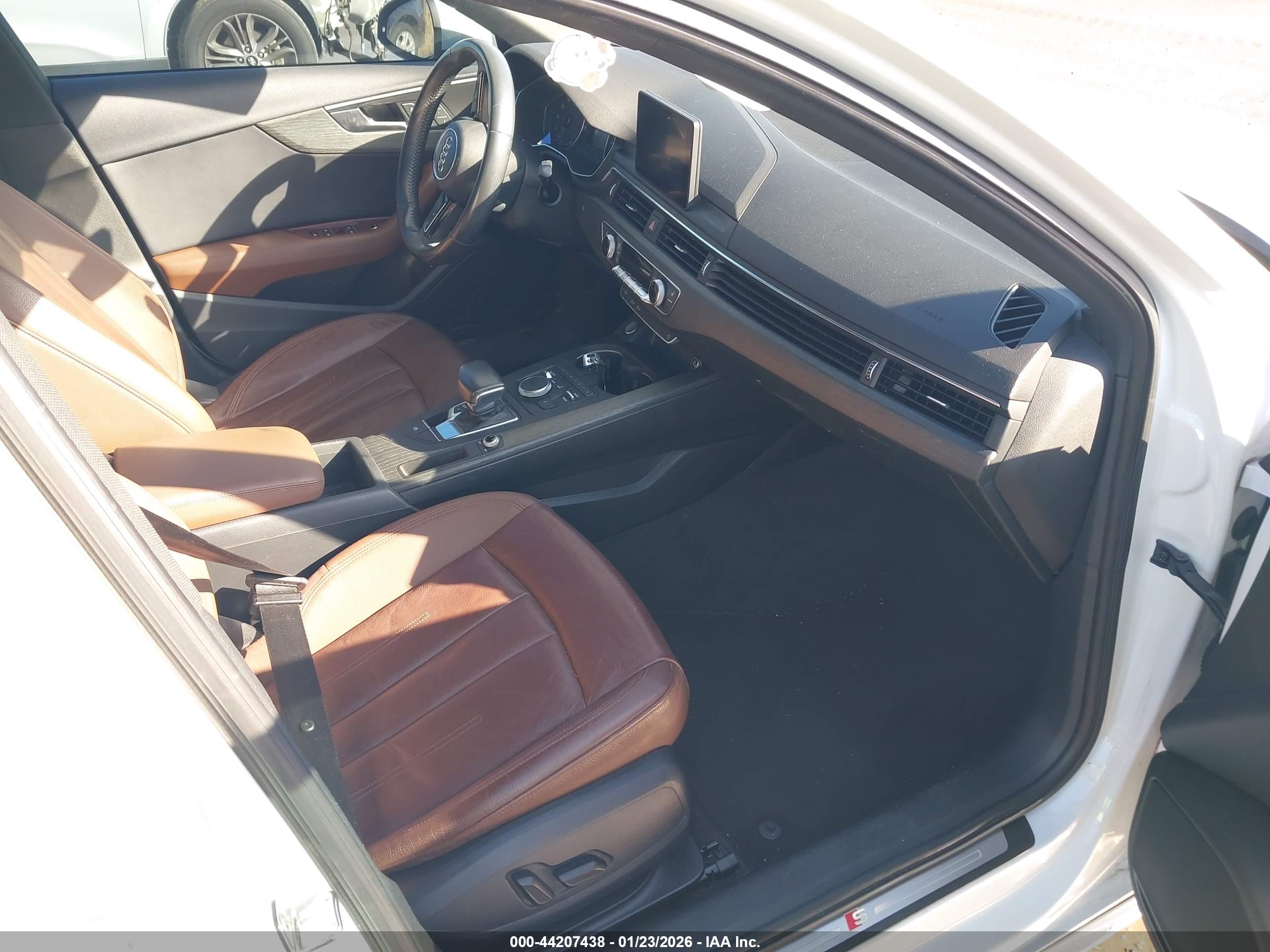 AUDI A4 image 5