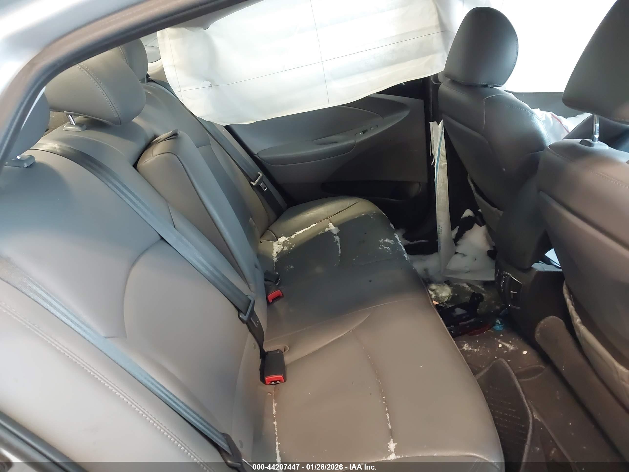 HYUNDAI SONATA image 8