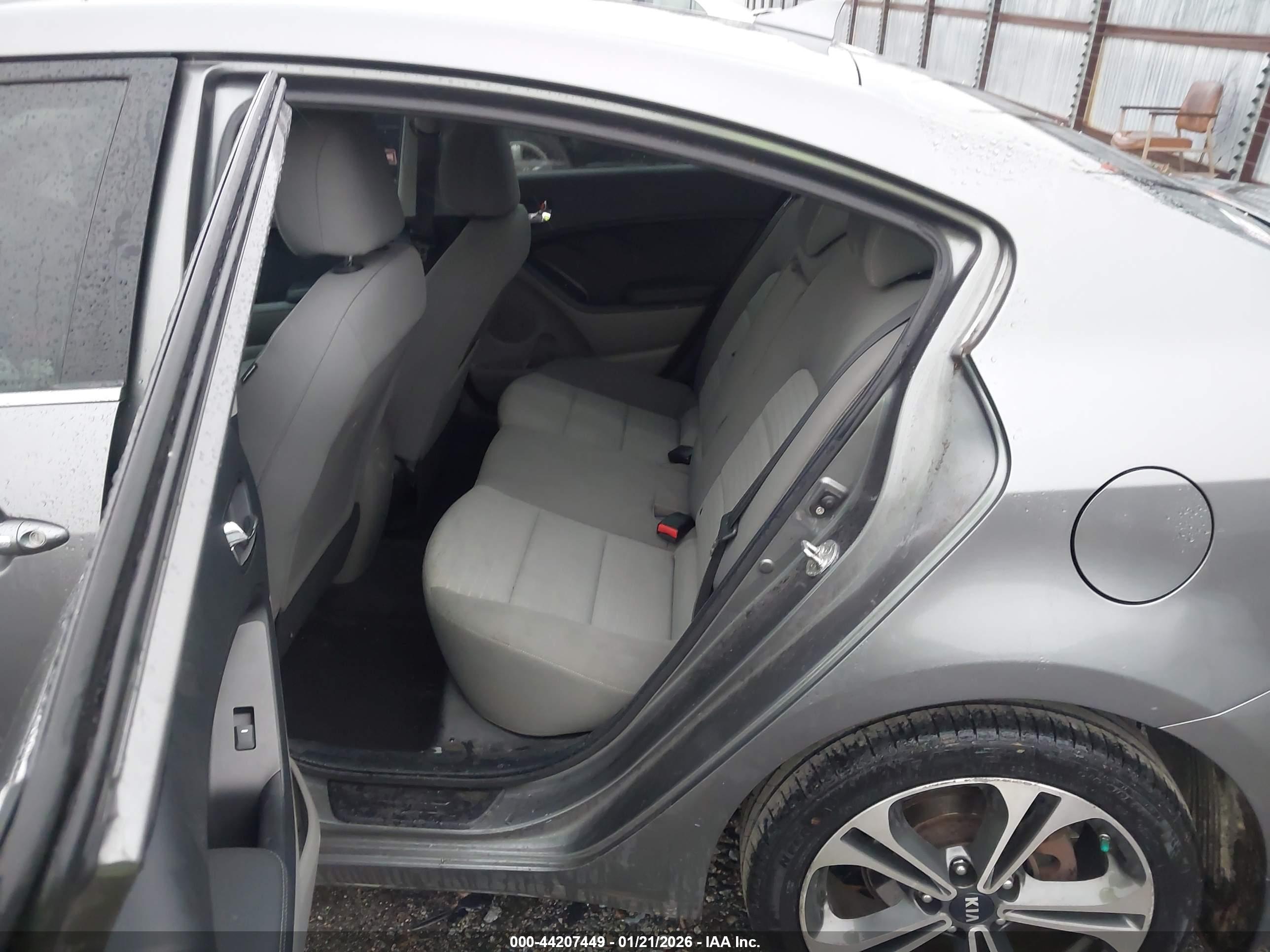 KIA FORTE image 8