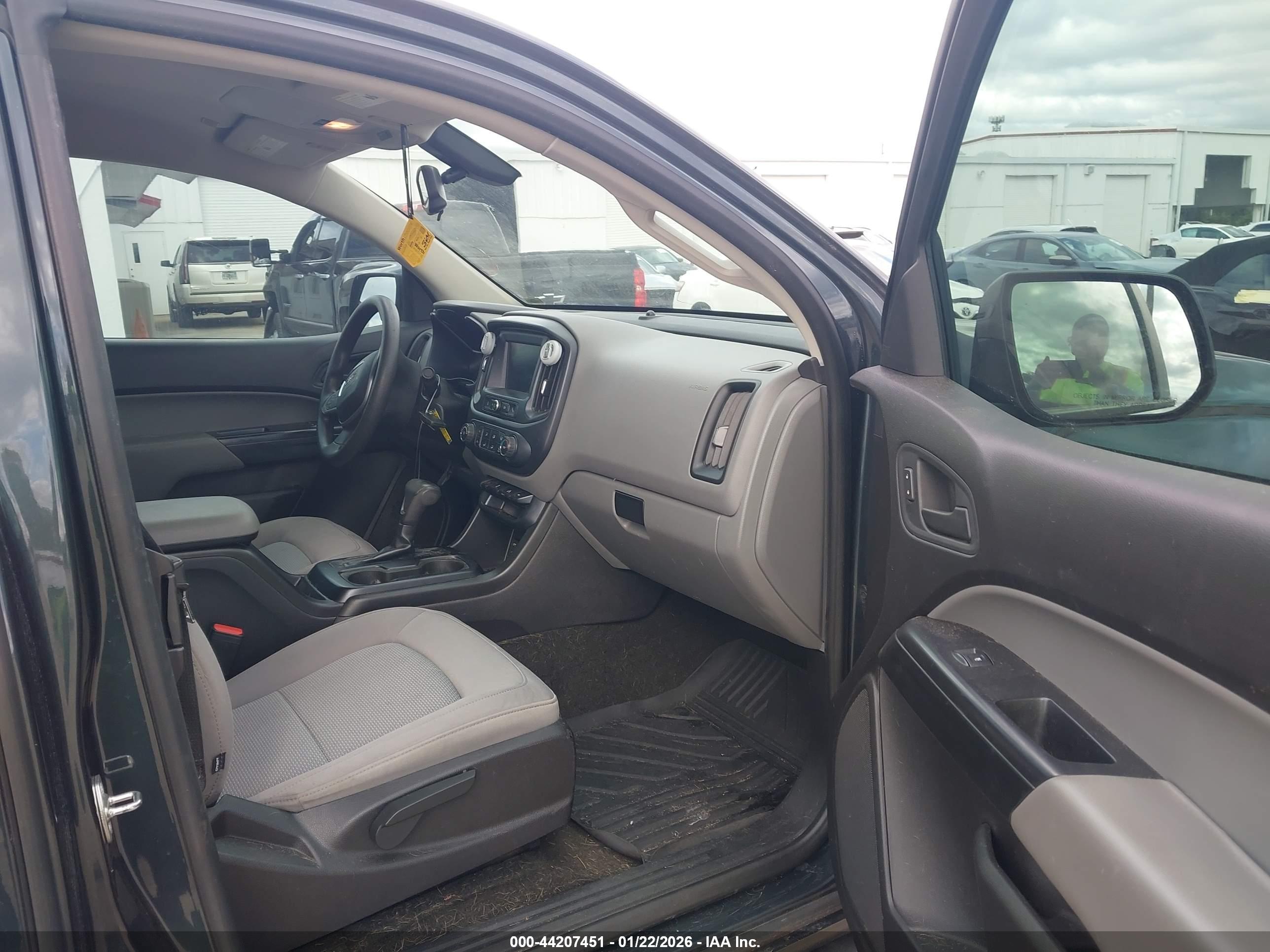 GMC CANYON image 5