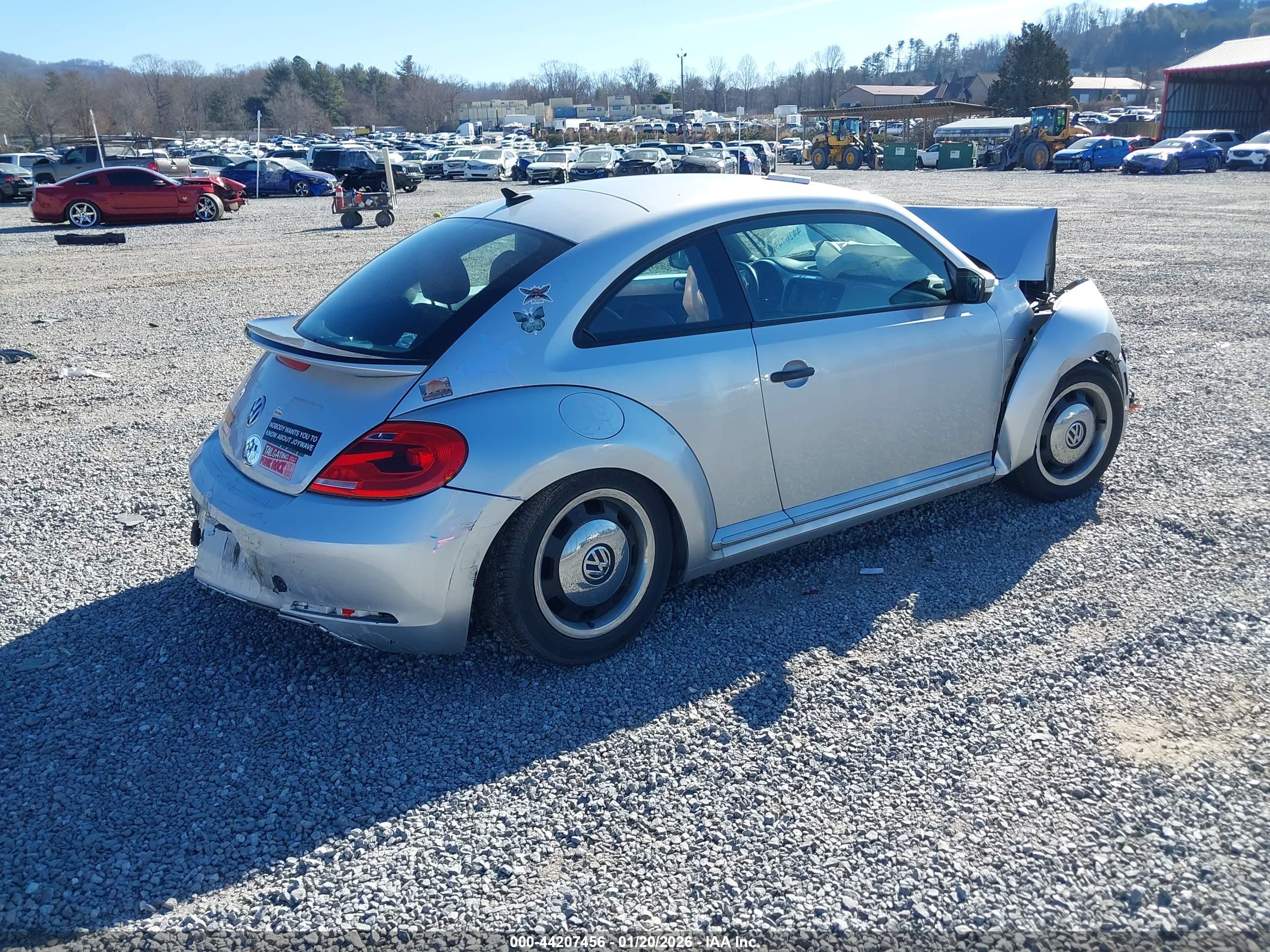 VOLKSWAGEN BEETLE image 4