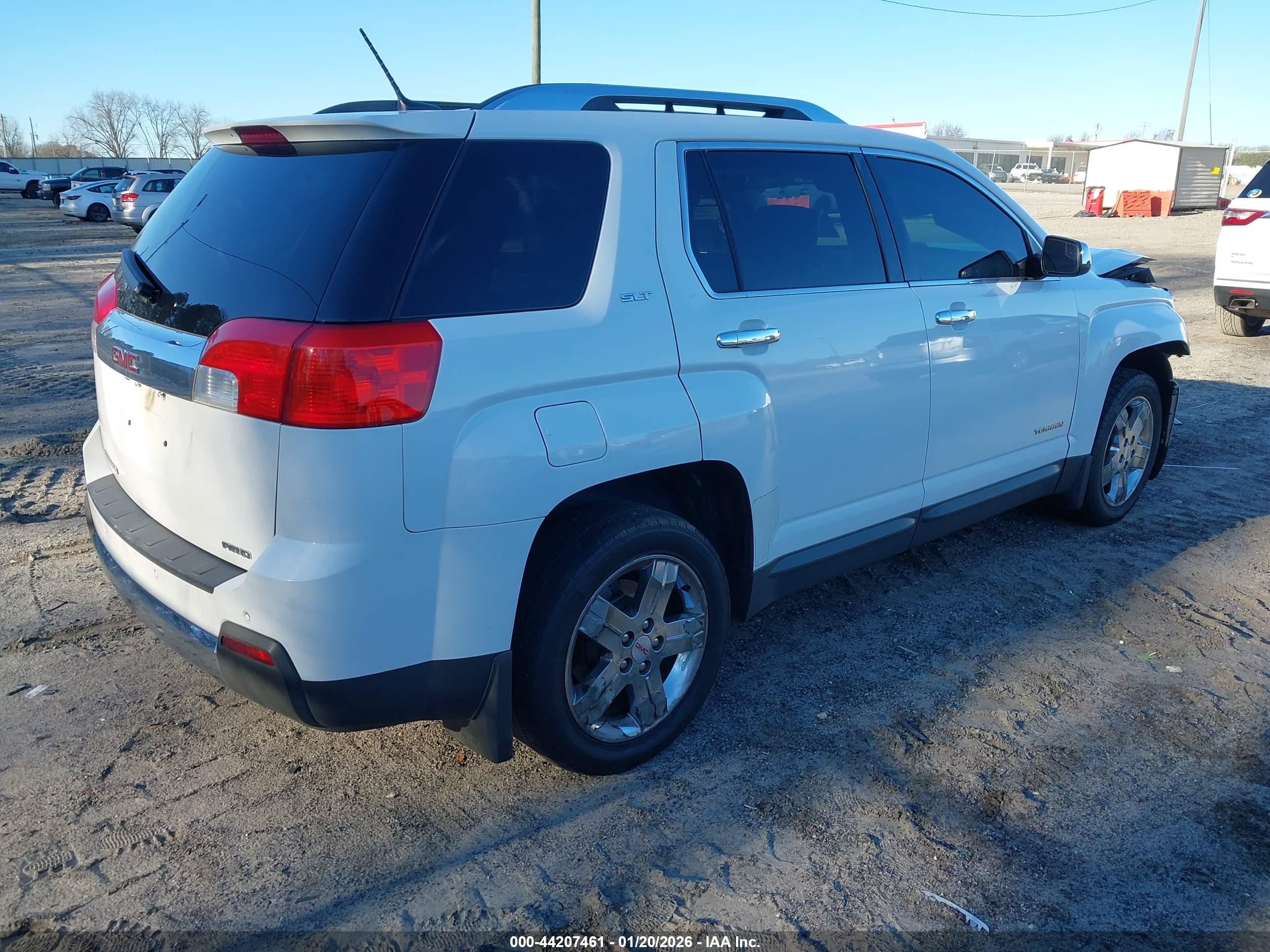 GMC TERRAIN image 4