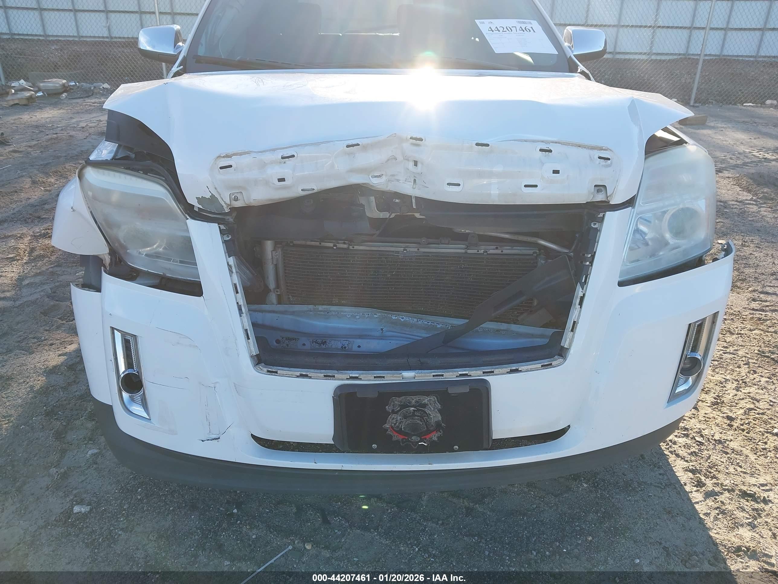 GMC TERRAIN image 6