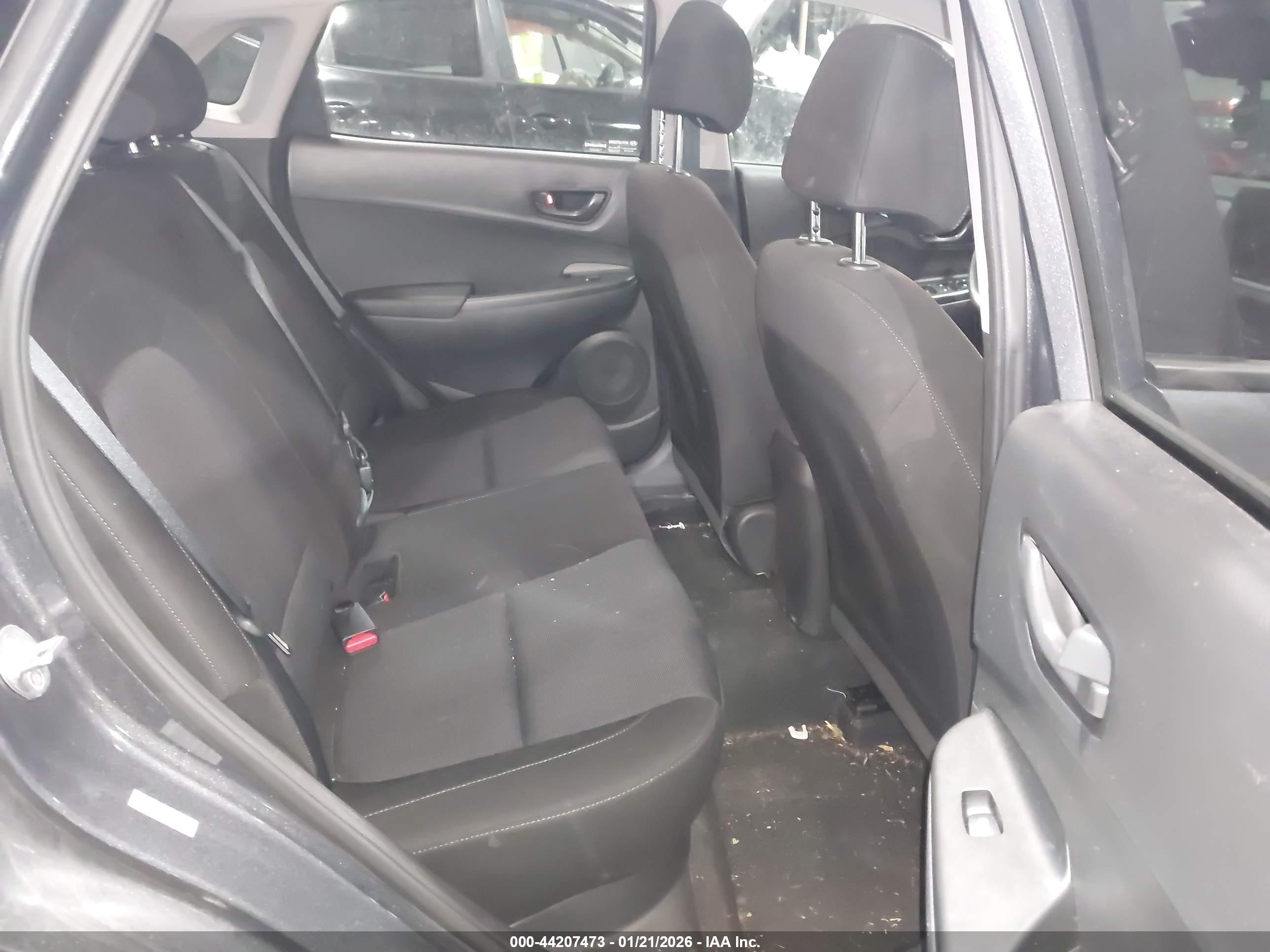 HYUNDAI KONA image 8