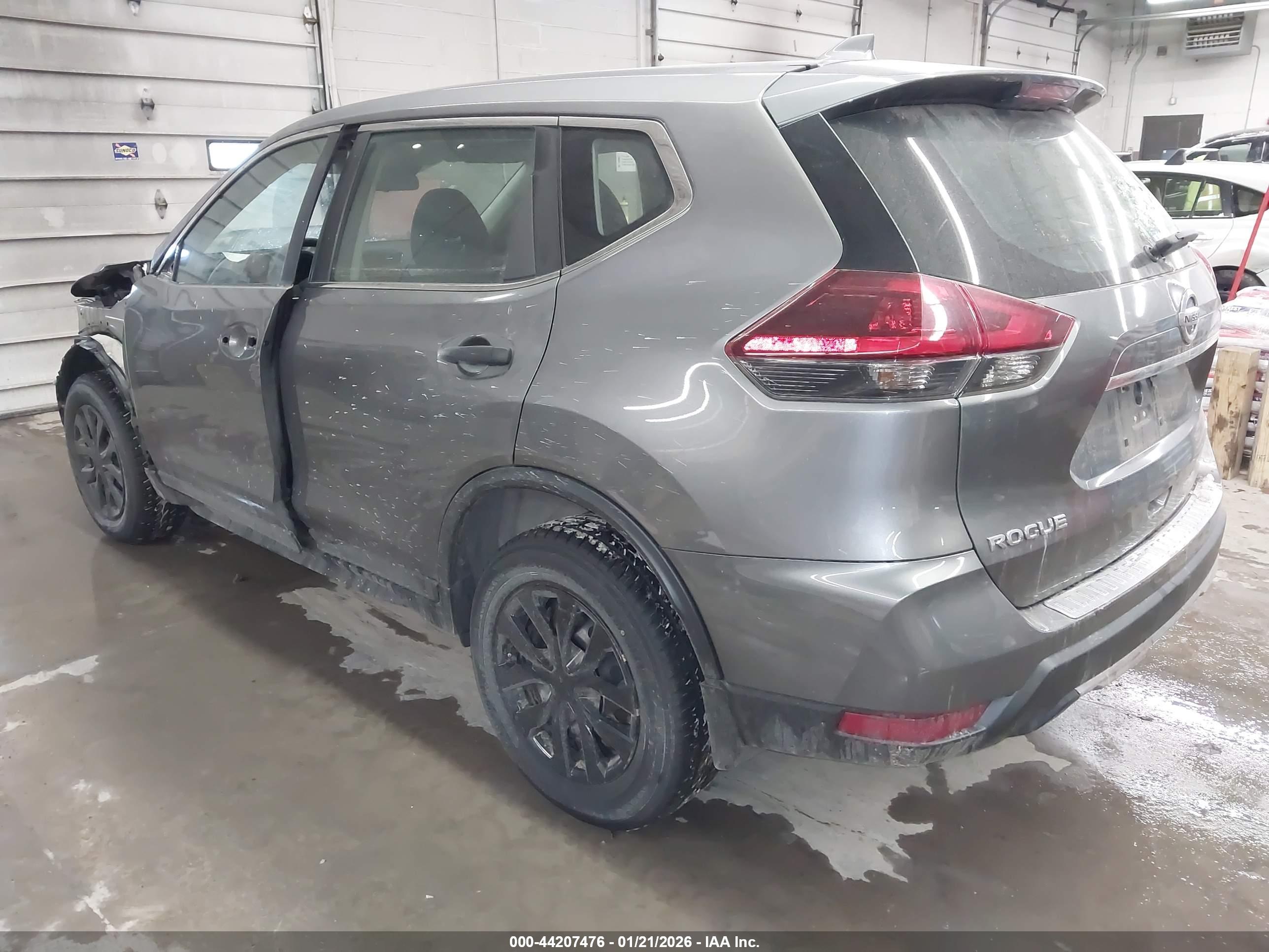 NISSAN ROGUE image 3