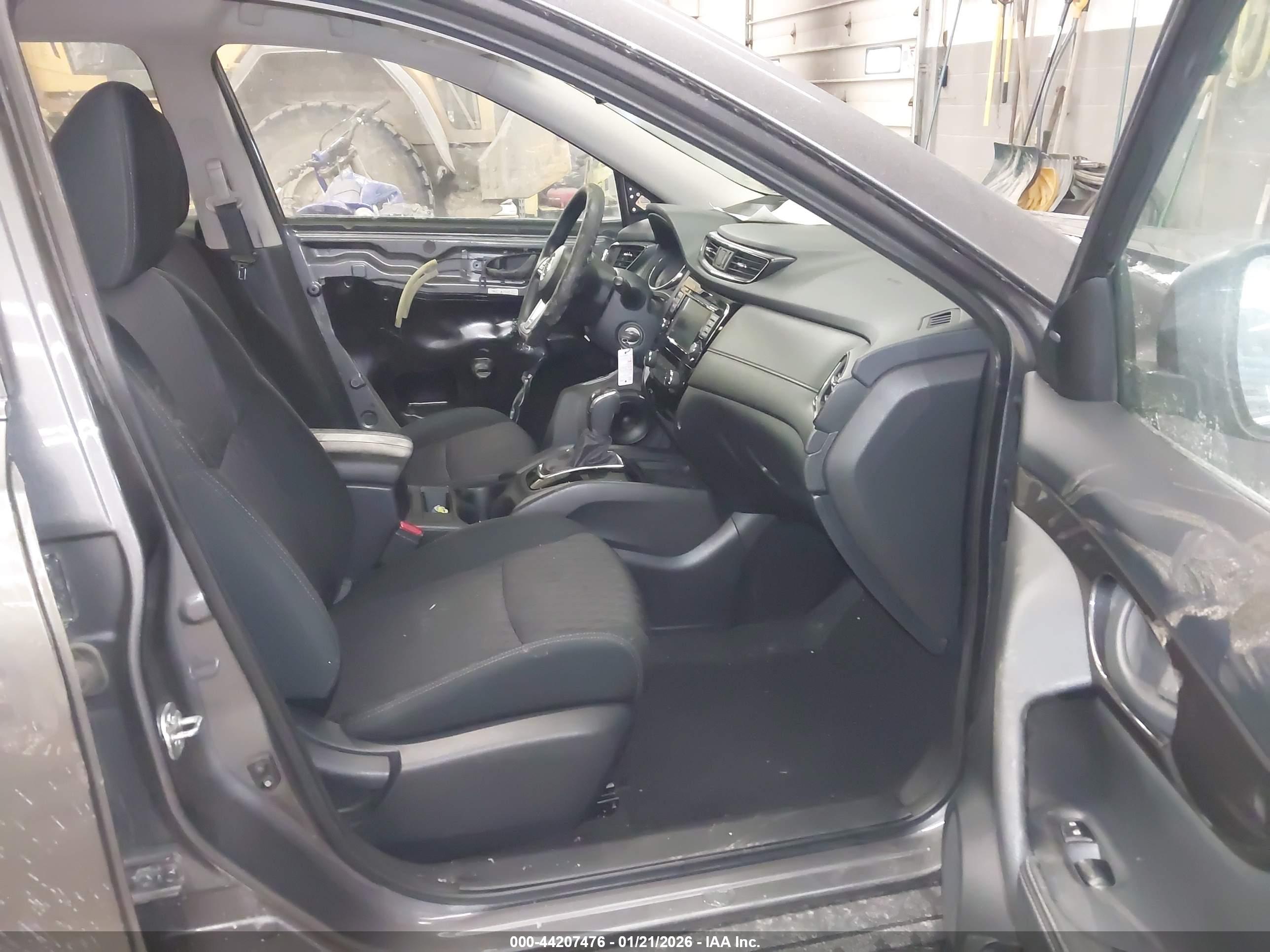 NISSAN ROGUE image 5