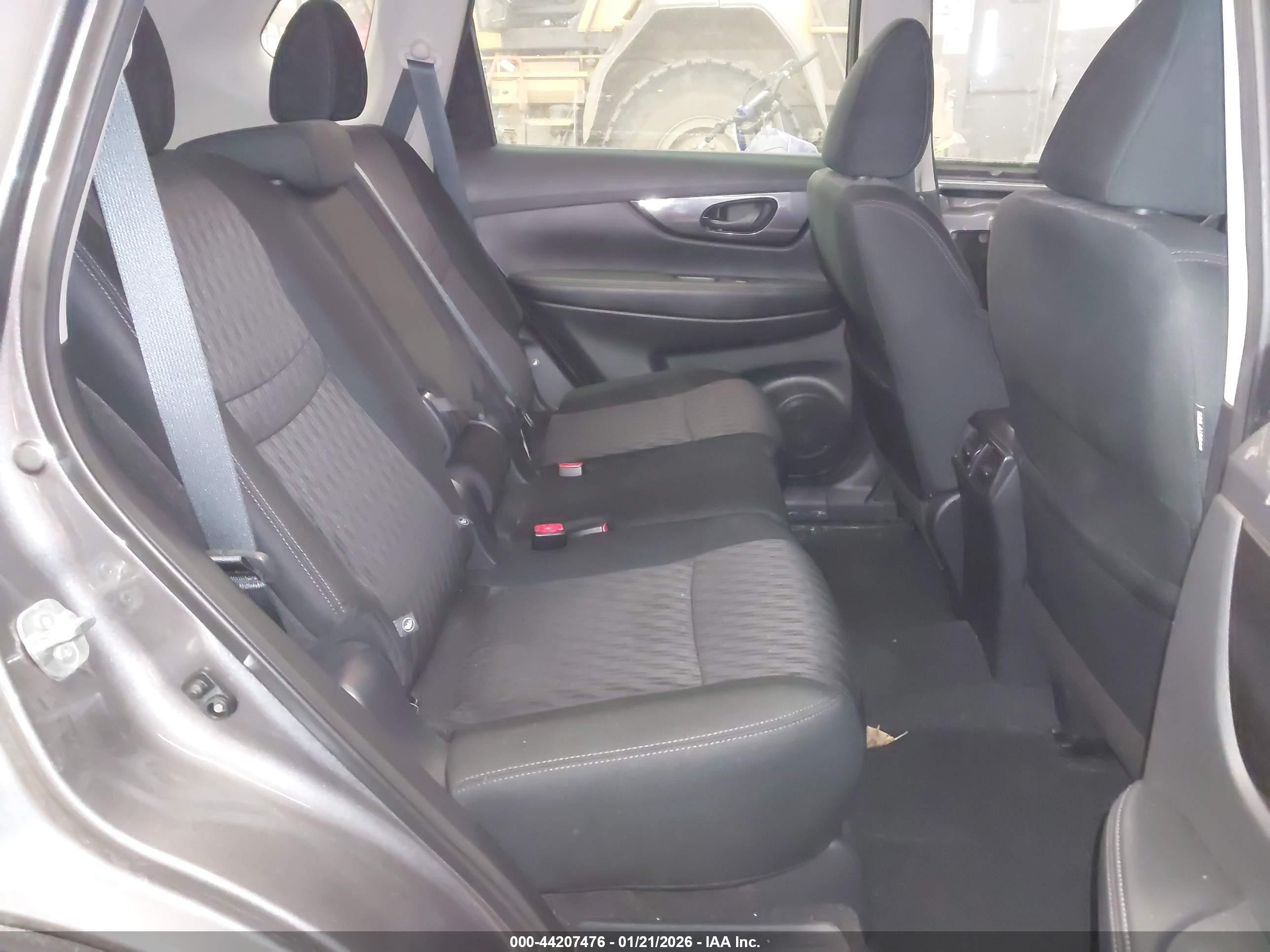 NISSAN ROGUE image 8