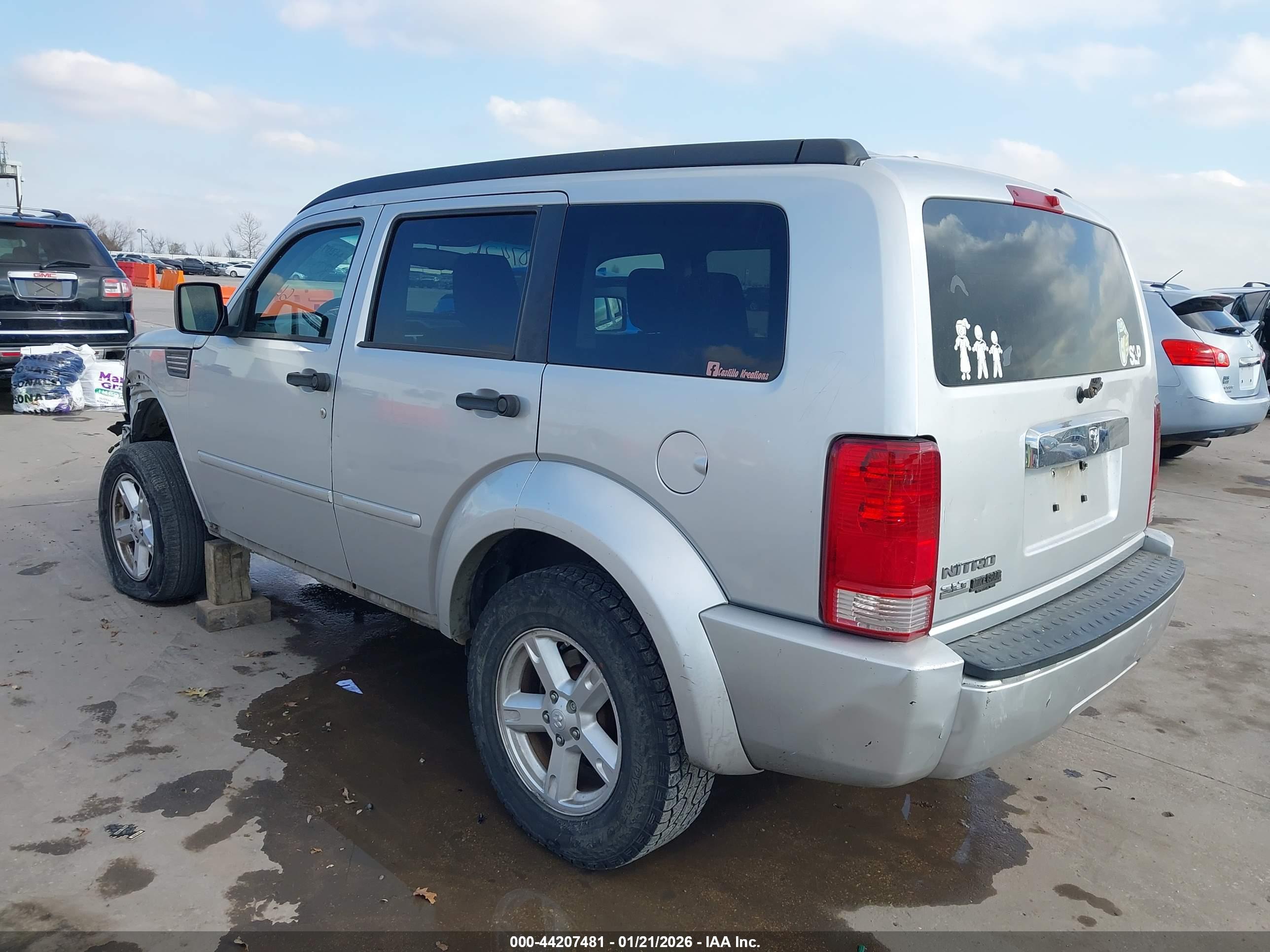 DODGE NITRO image 3