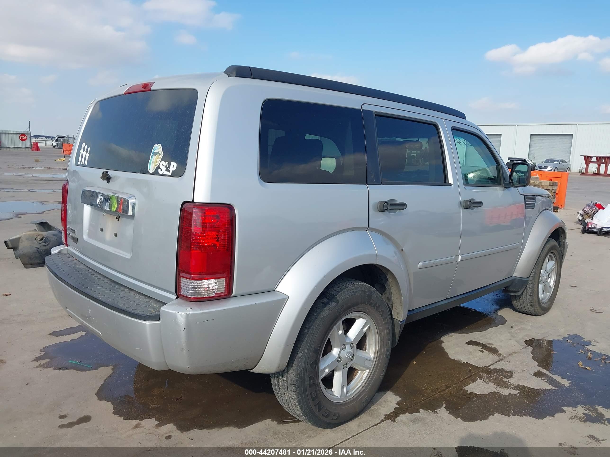 DODGE NITRO image 4