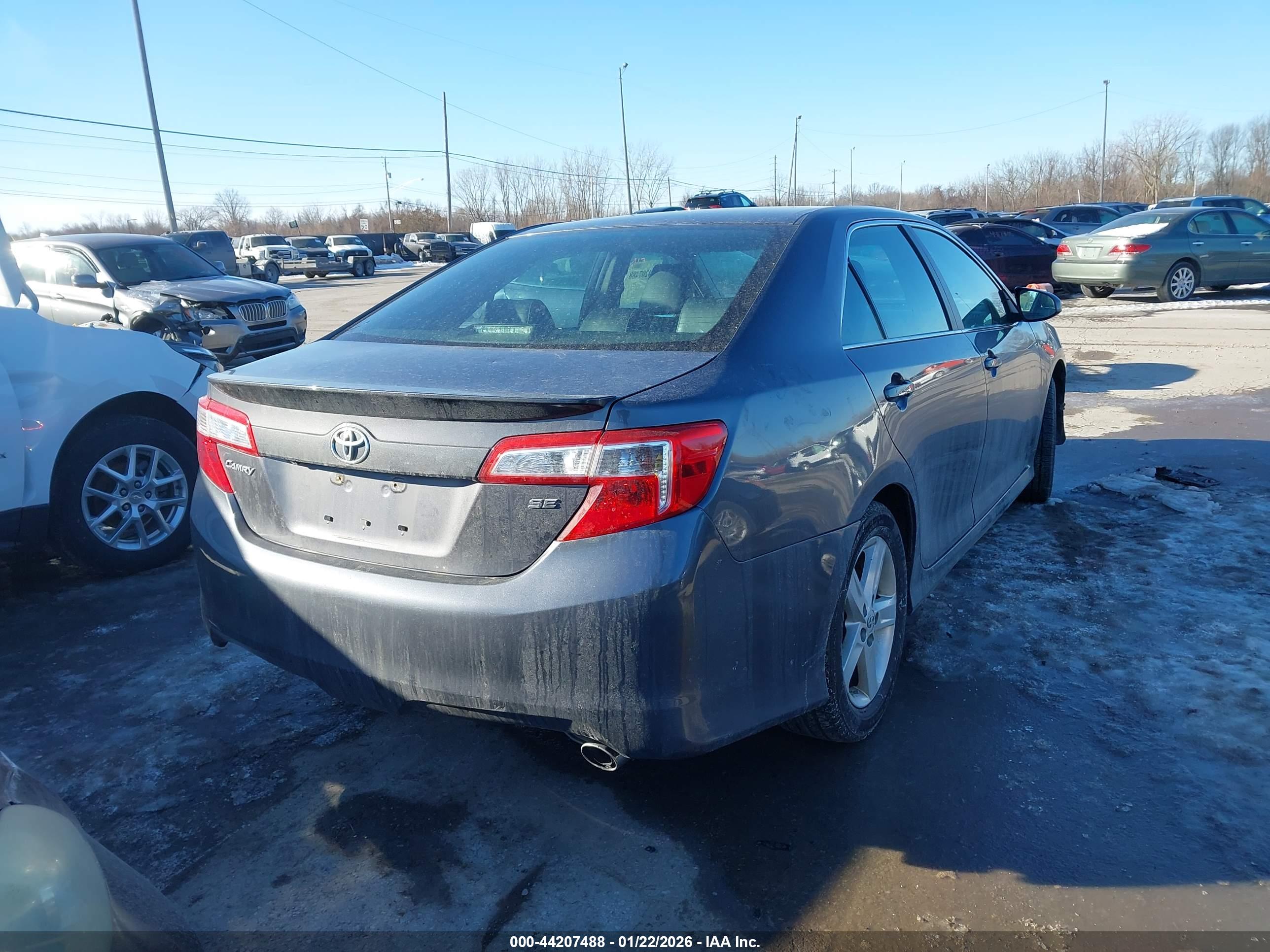 TOYOTA CAMRY image 4