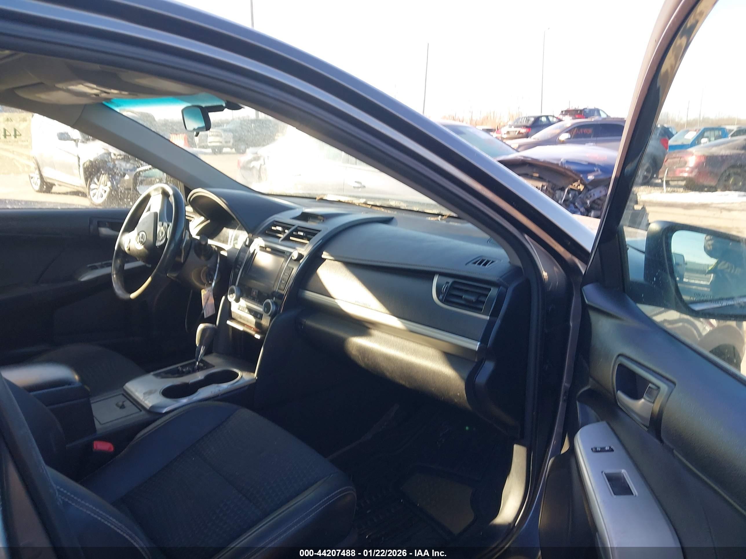 TOYOTA CAMRY image 5