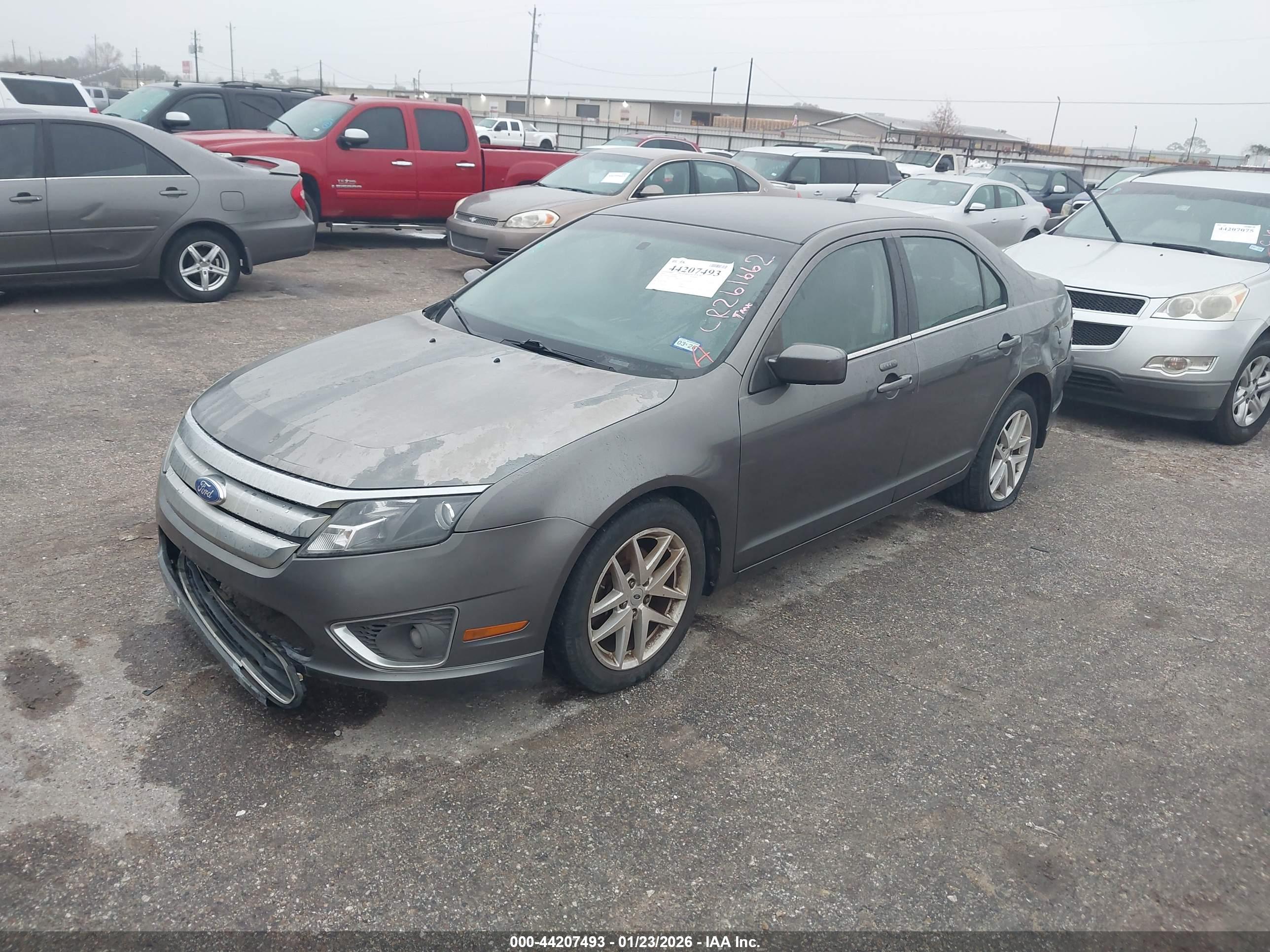 FORD FUSION image 2