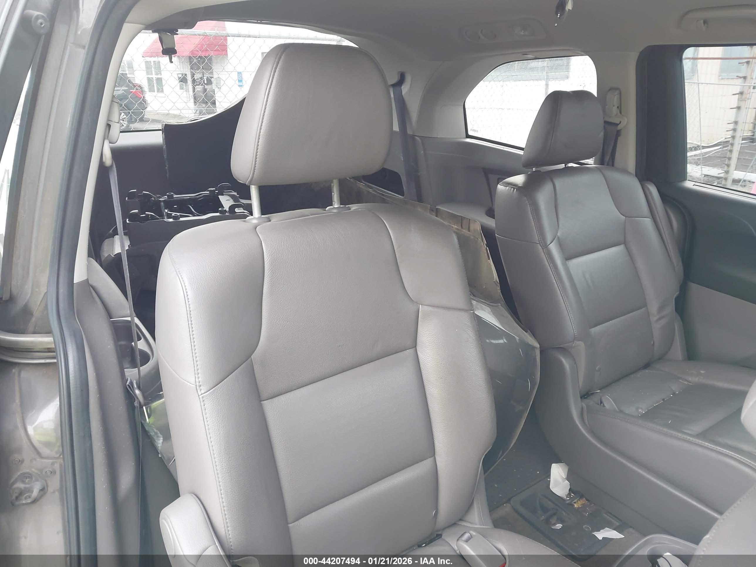 HONDA ODYSSEY image 8