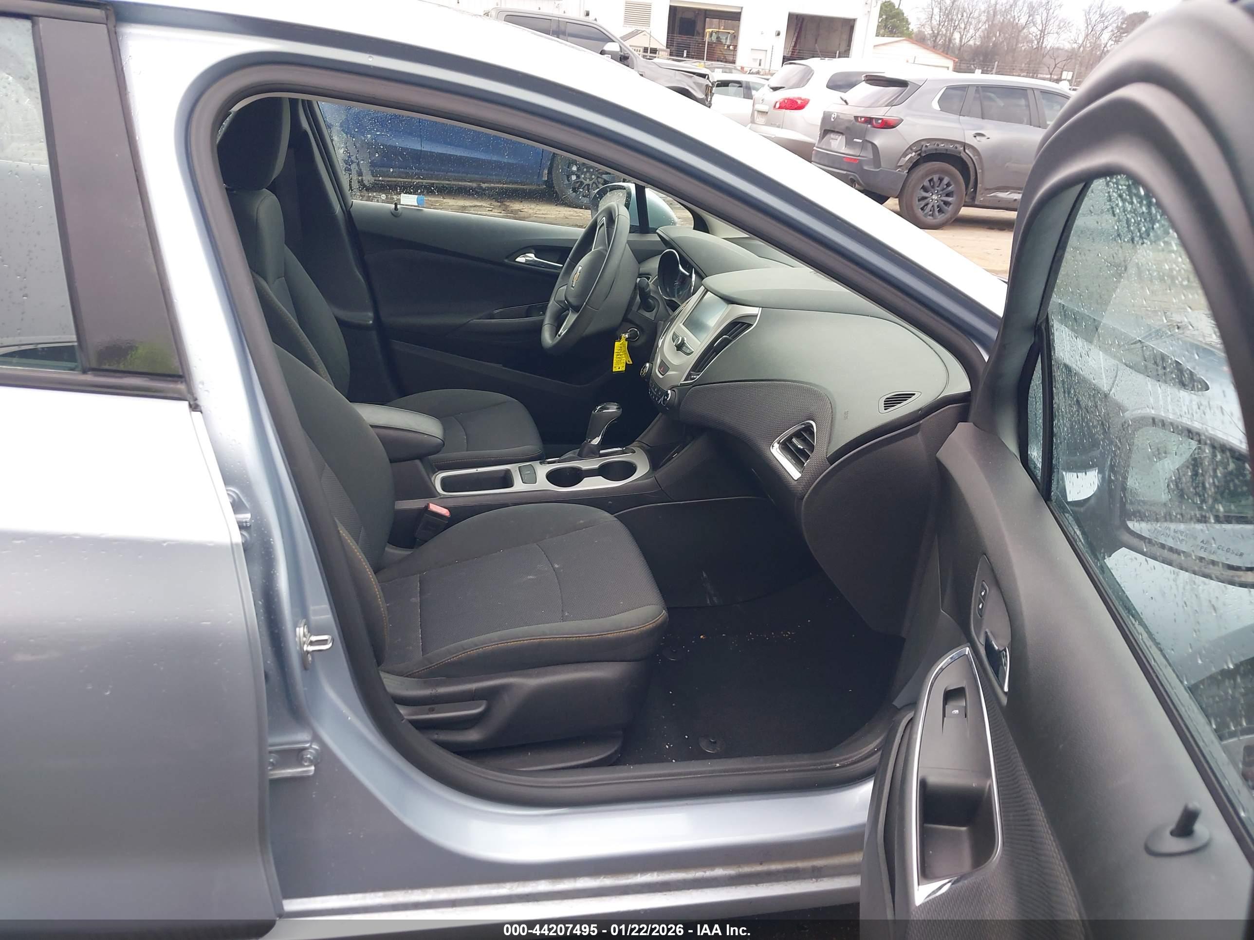 CHEVROLET CRUZE image 5