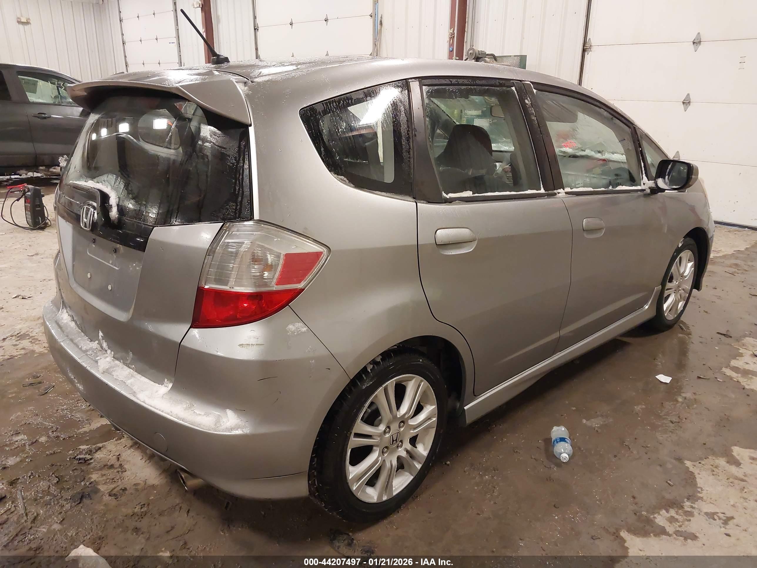 HONDA FIT image 4