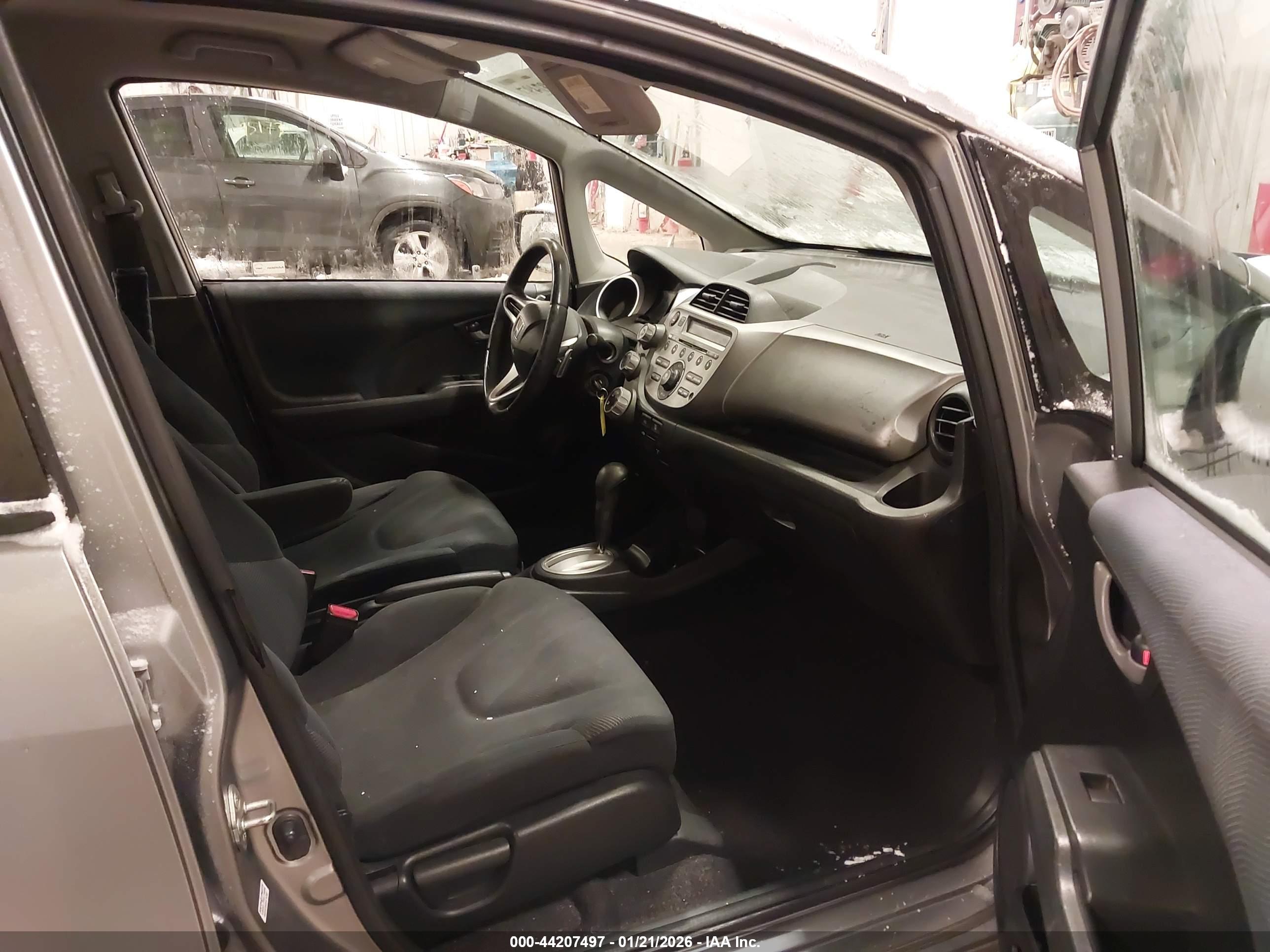 HONDA FIT image 5