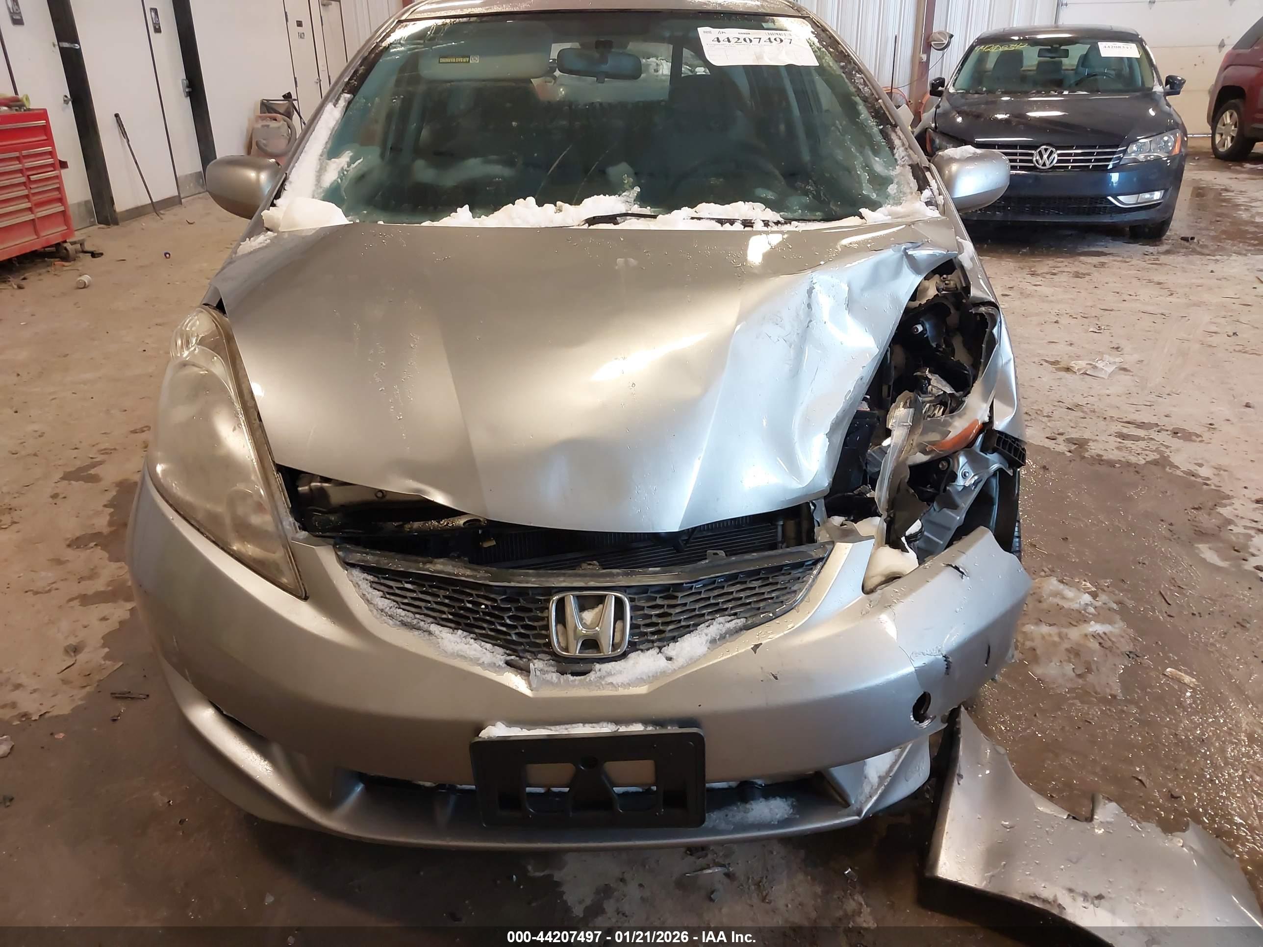 HONDA FIT image 6