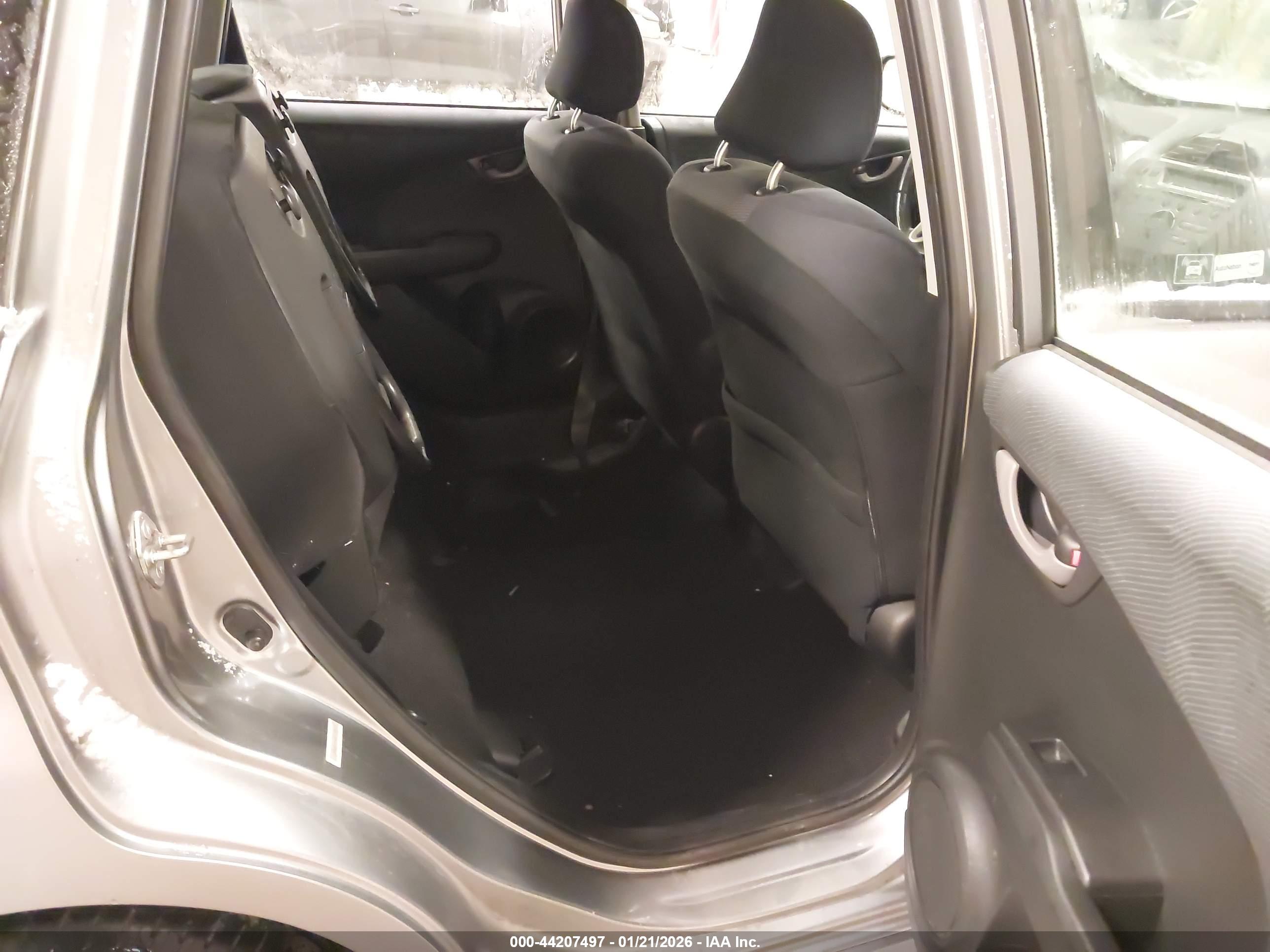 HONDA FIT image 8
