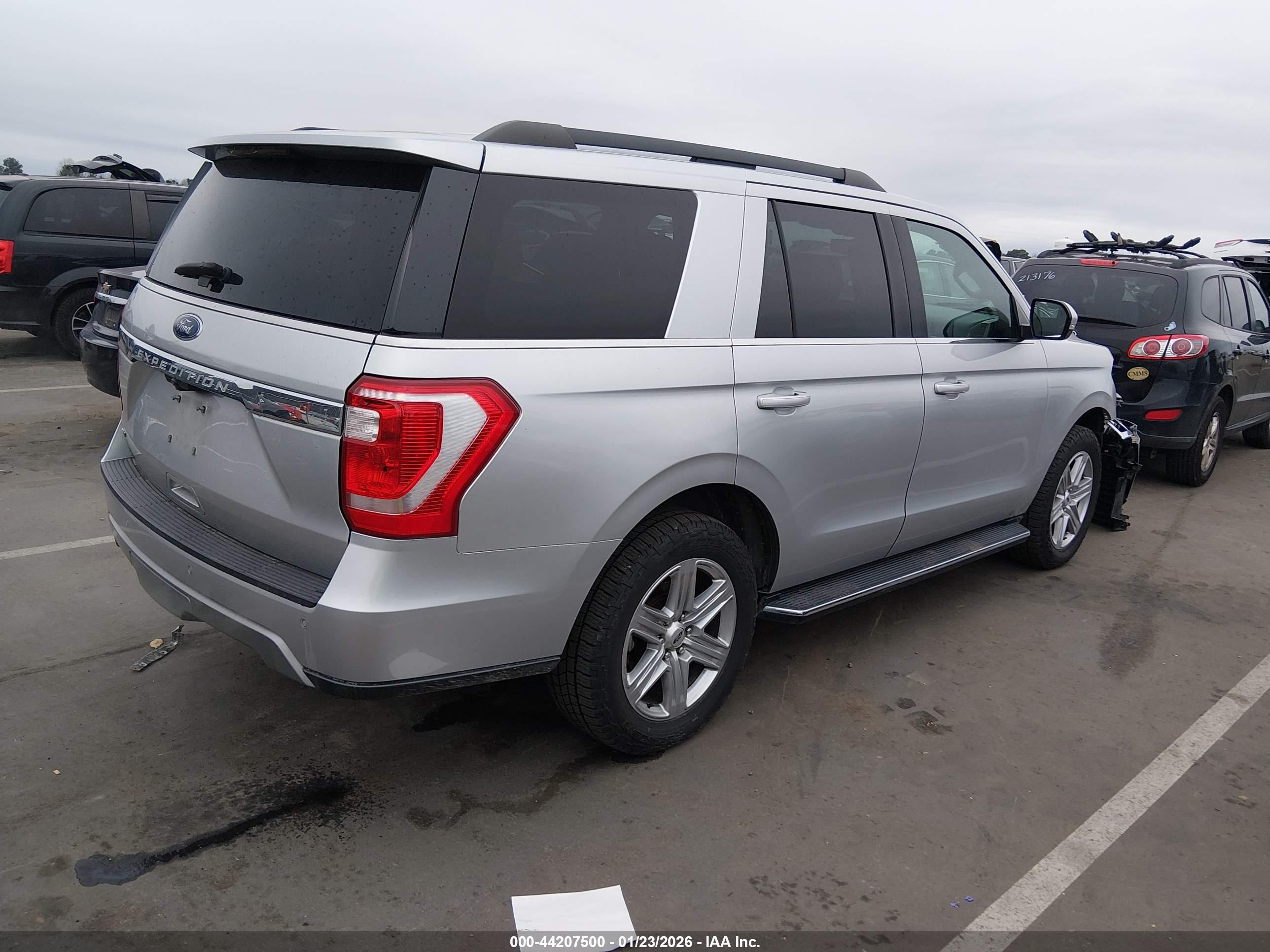 FORD EXPEDITION image 4