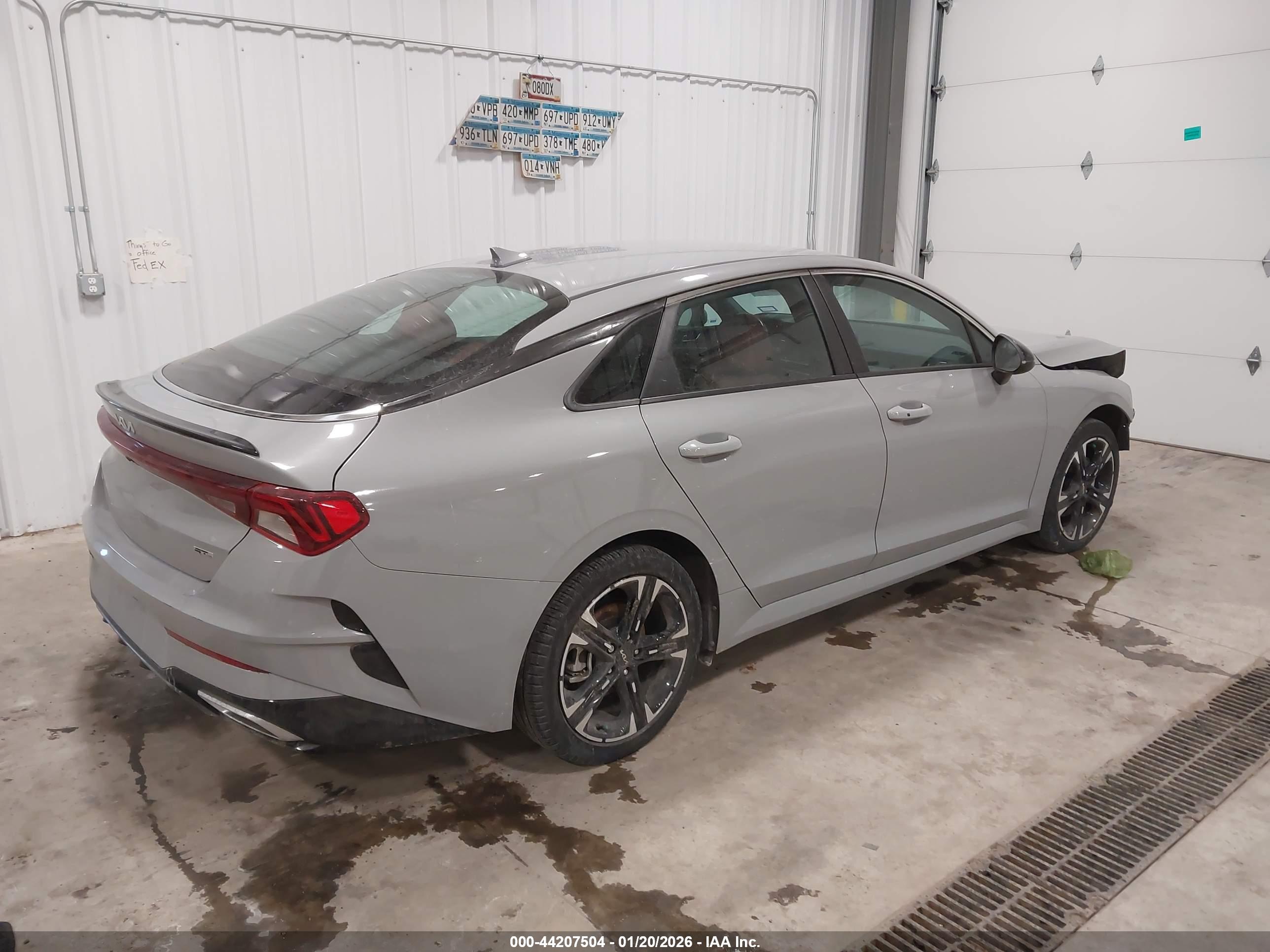 KIA K5 image 4