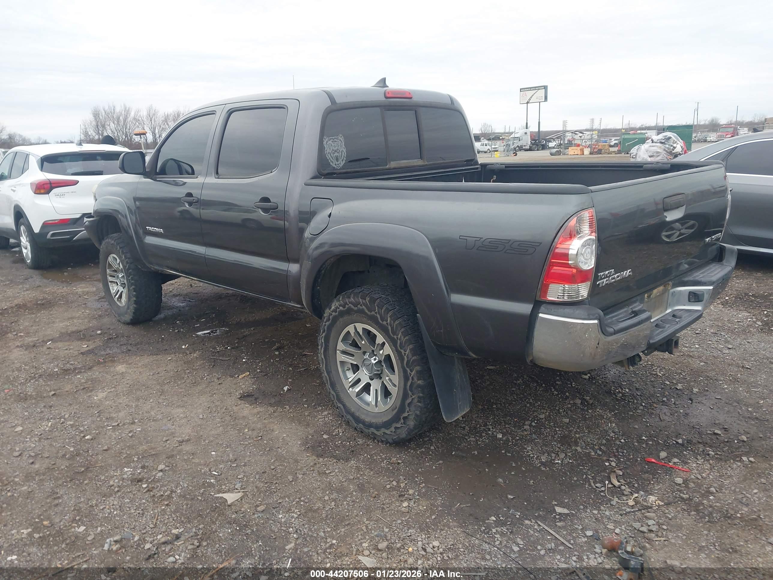 TOYOTA TACOMA image 3