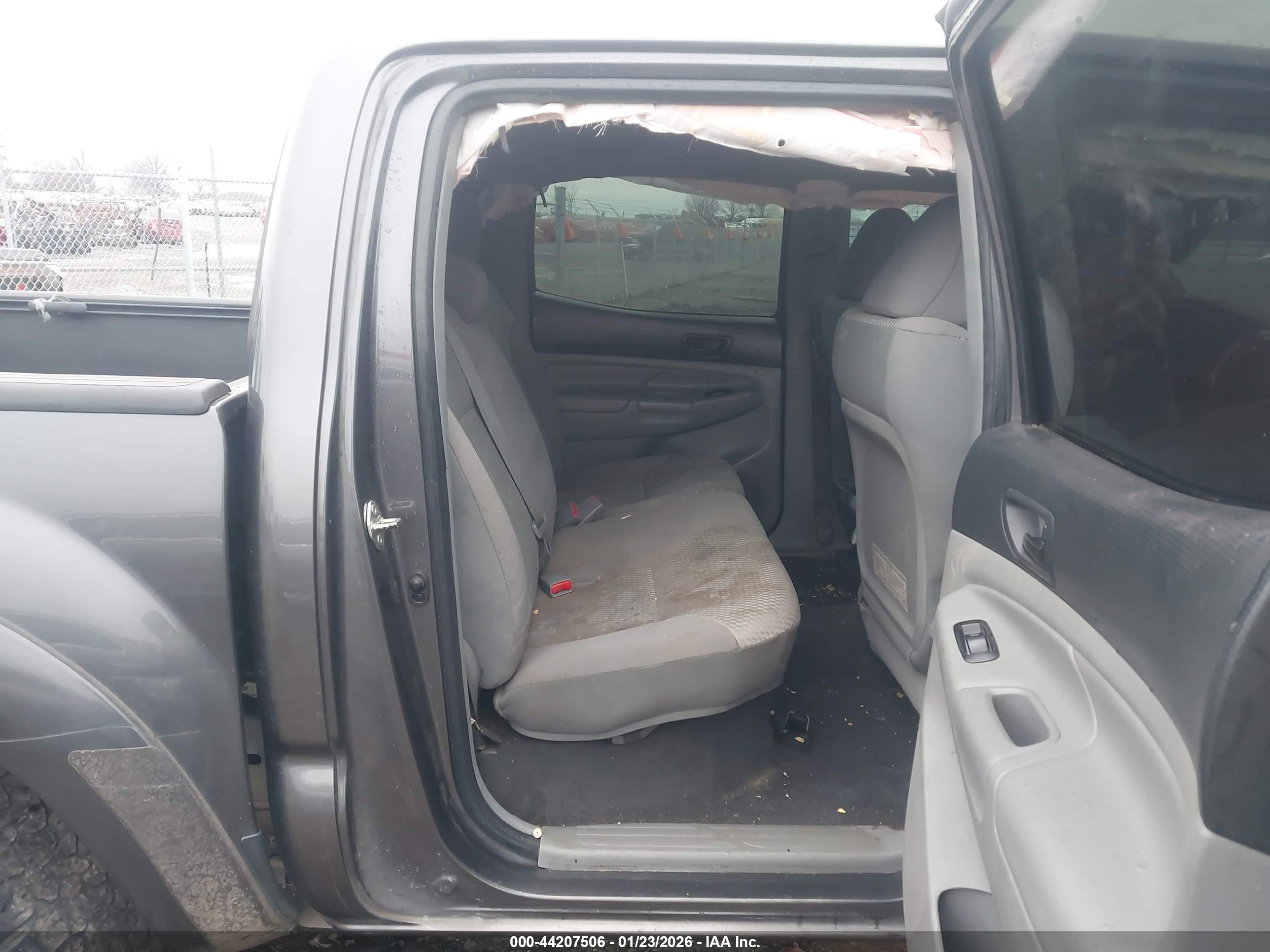 TOYOTA TACOMA image 8