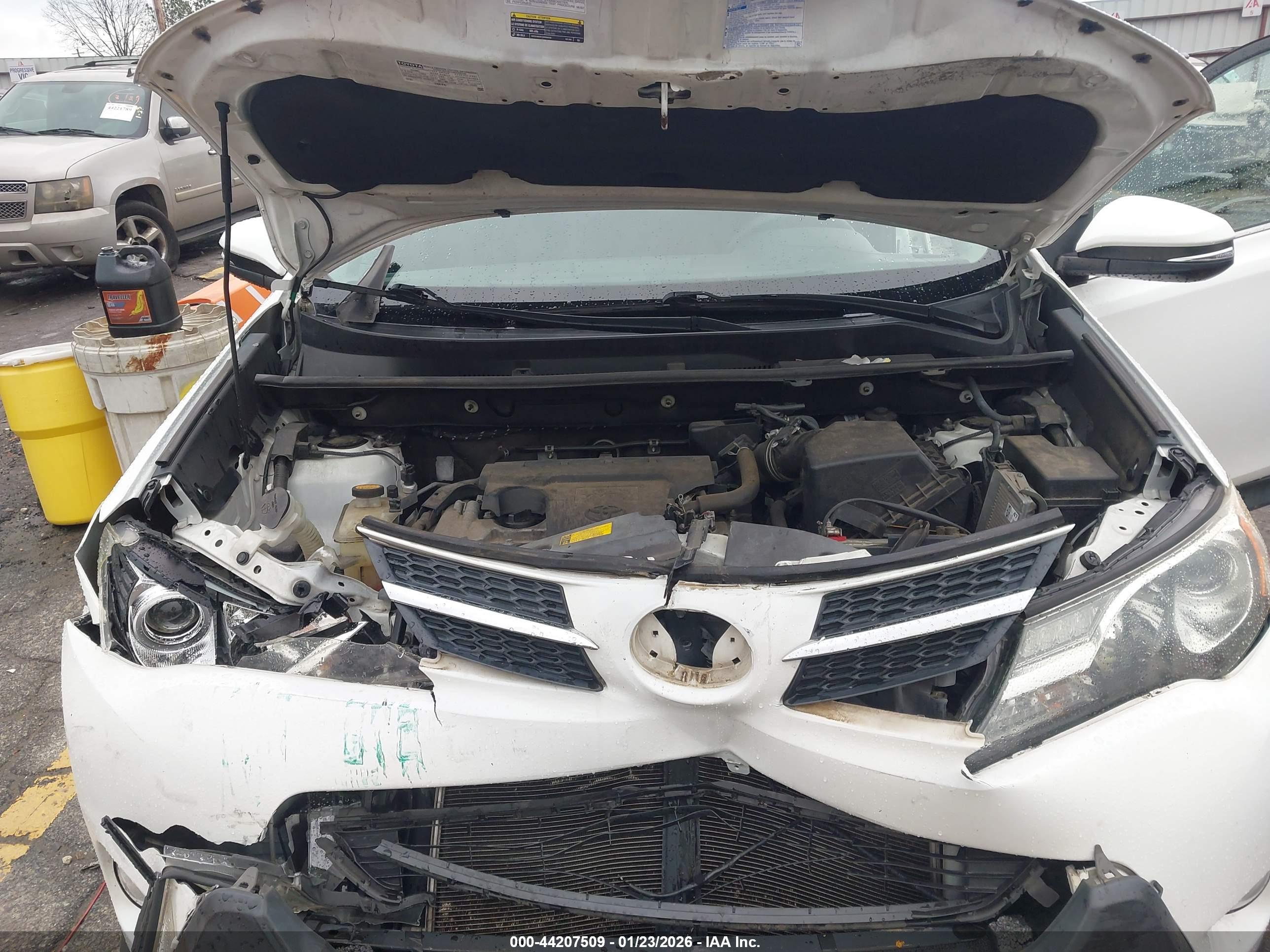 TOYOTA RAV4 image 10
