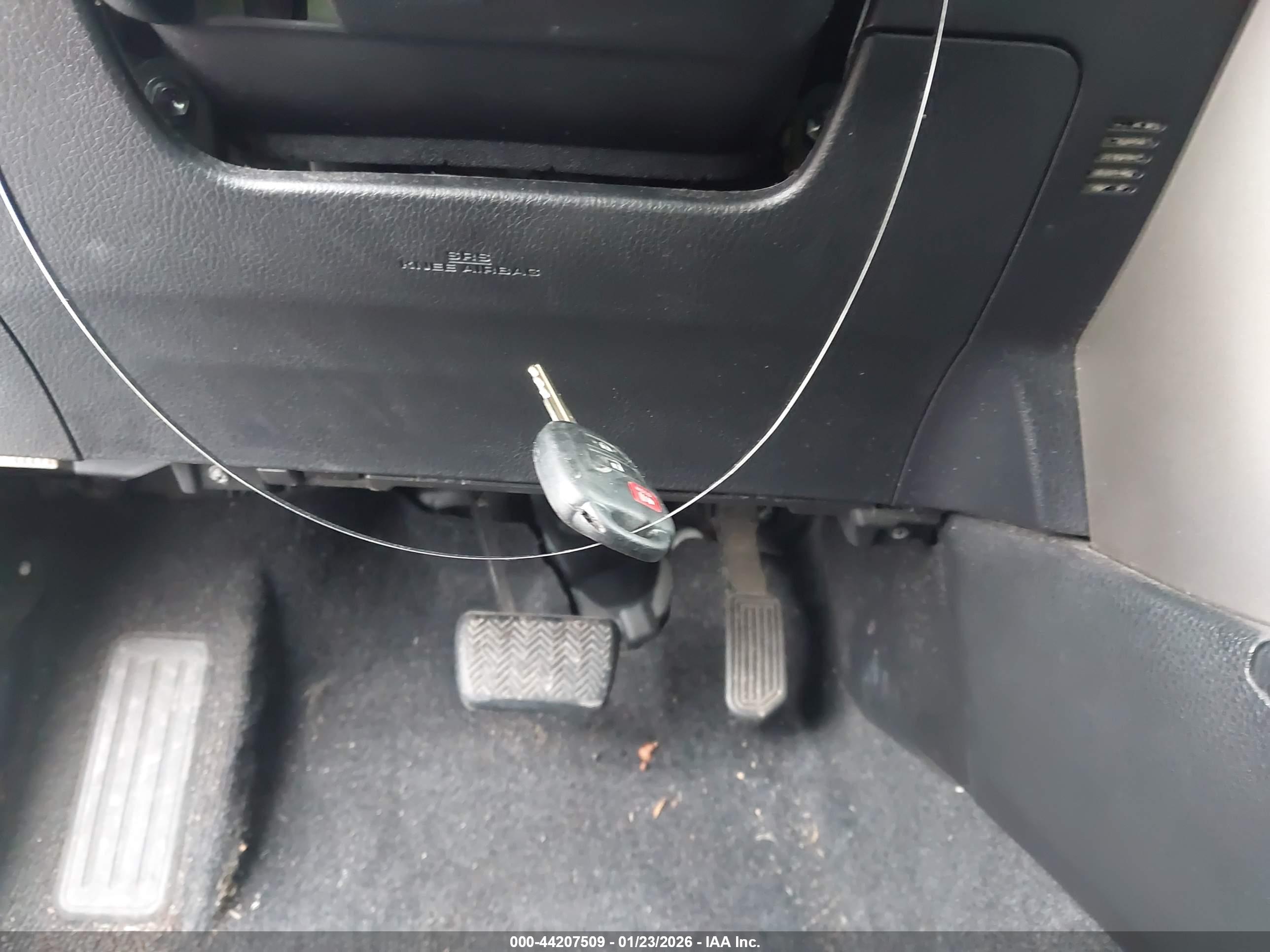 TOYOTA RAV4 image 11