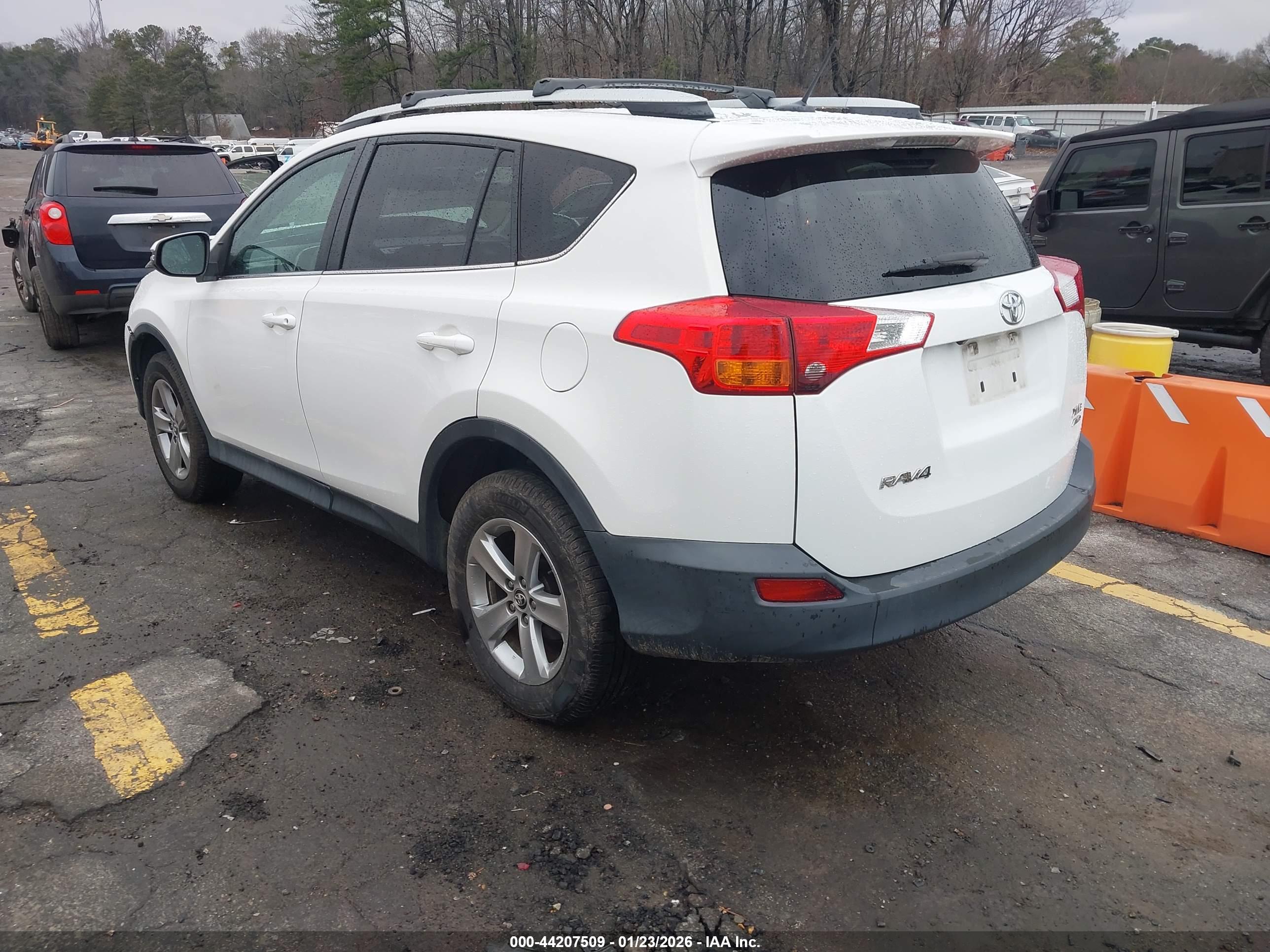 TOYOTA RAV4 image 3