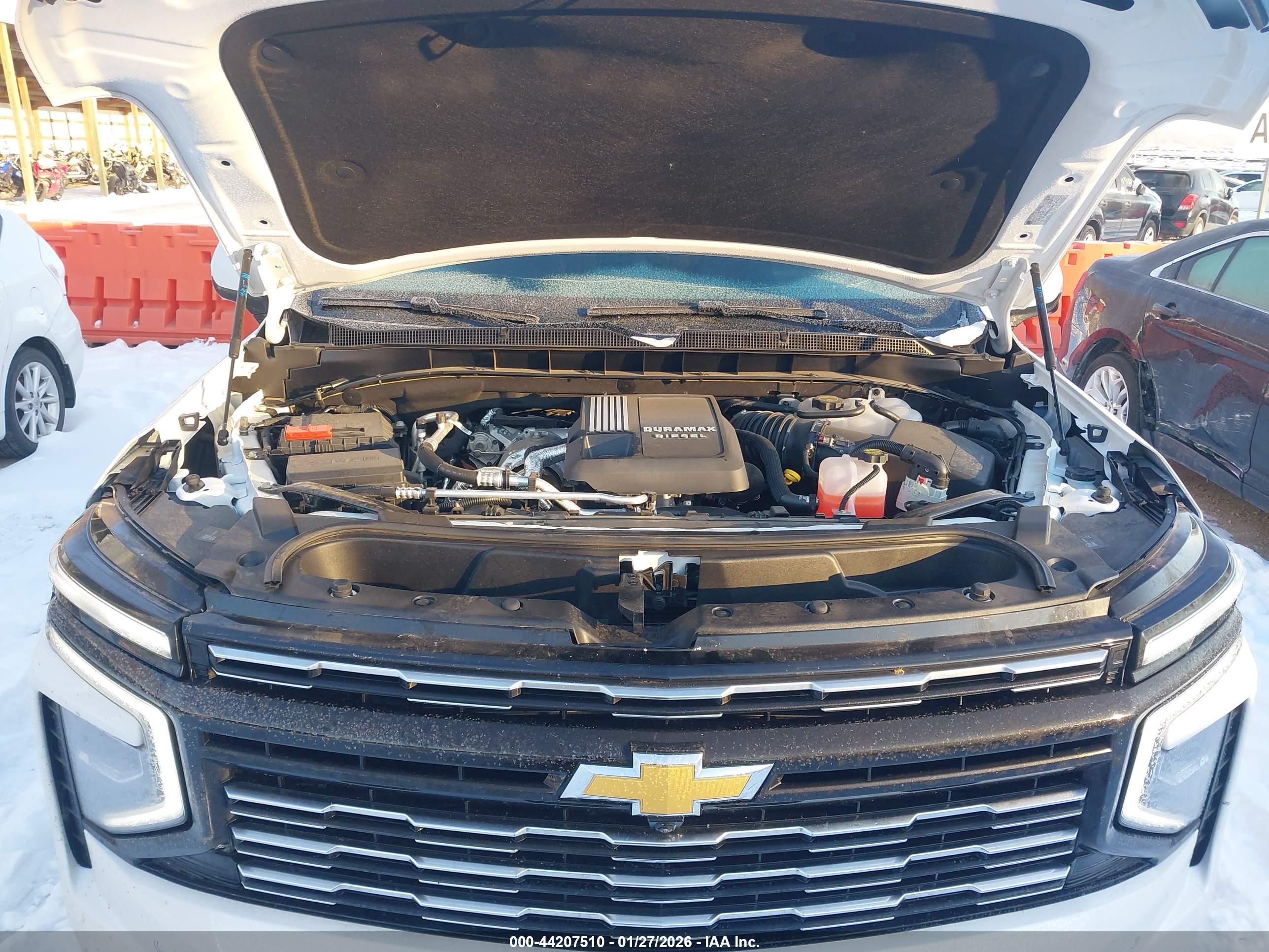 CHEVROLET SUBURBAN image 10