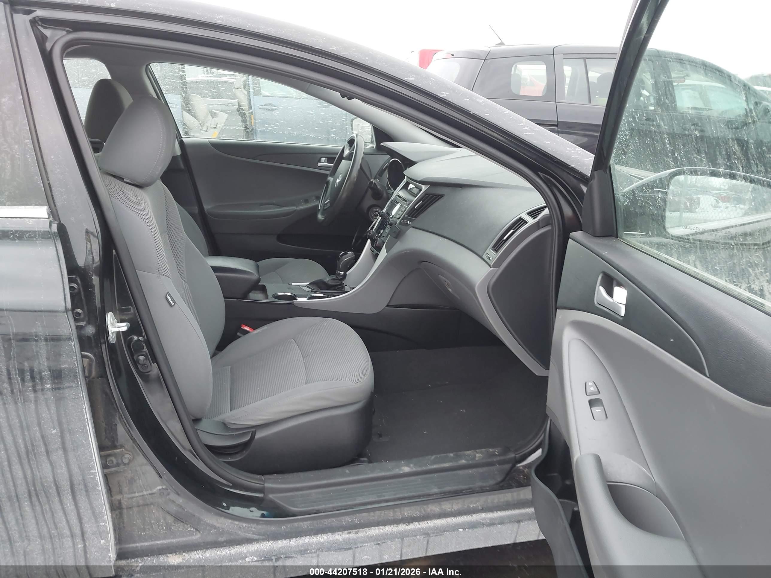 HYUNDAI SONATA image 5