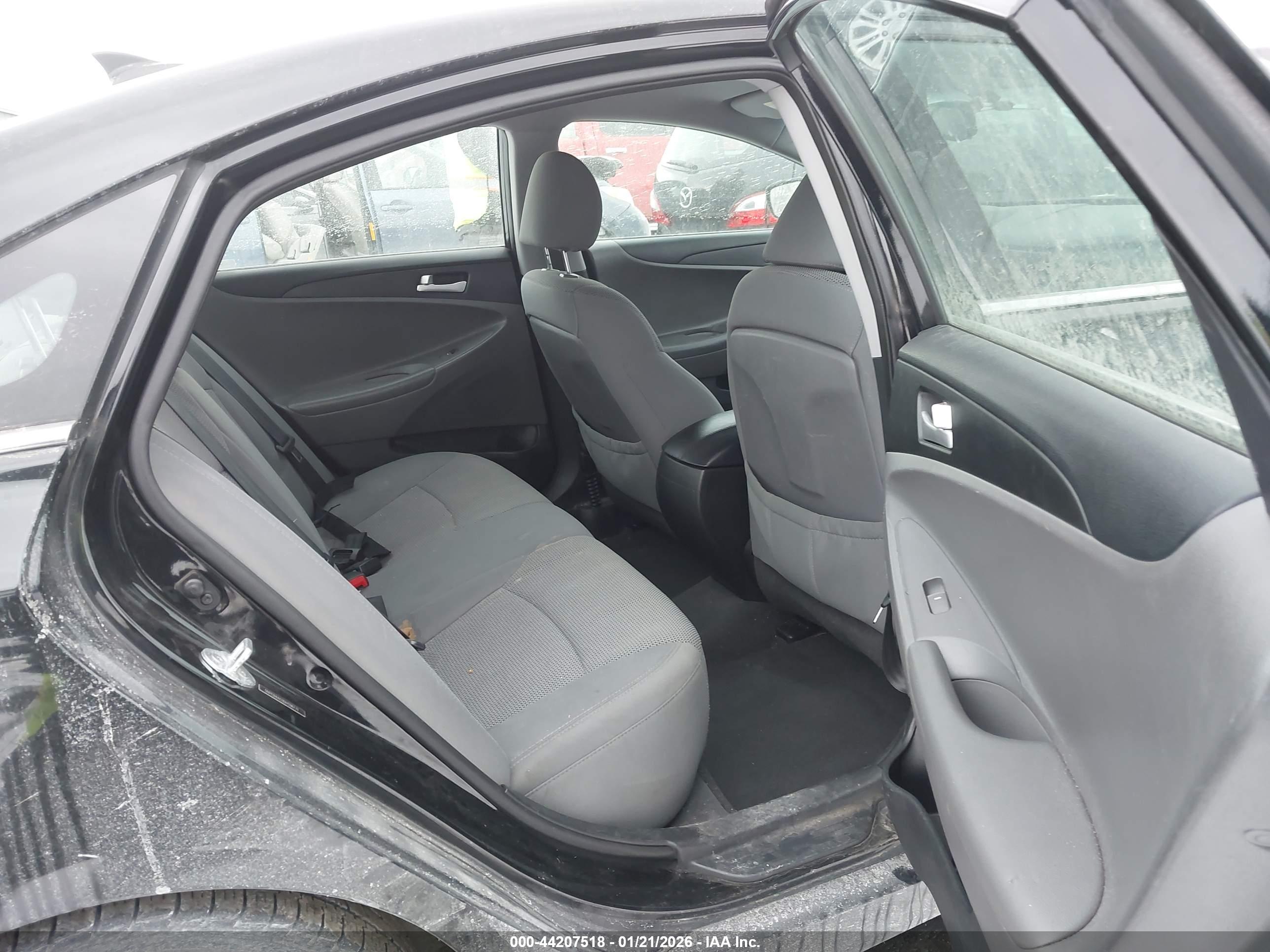 HYUNDAI SONATA image 8