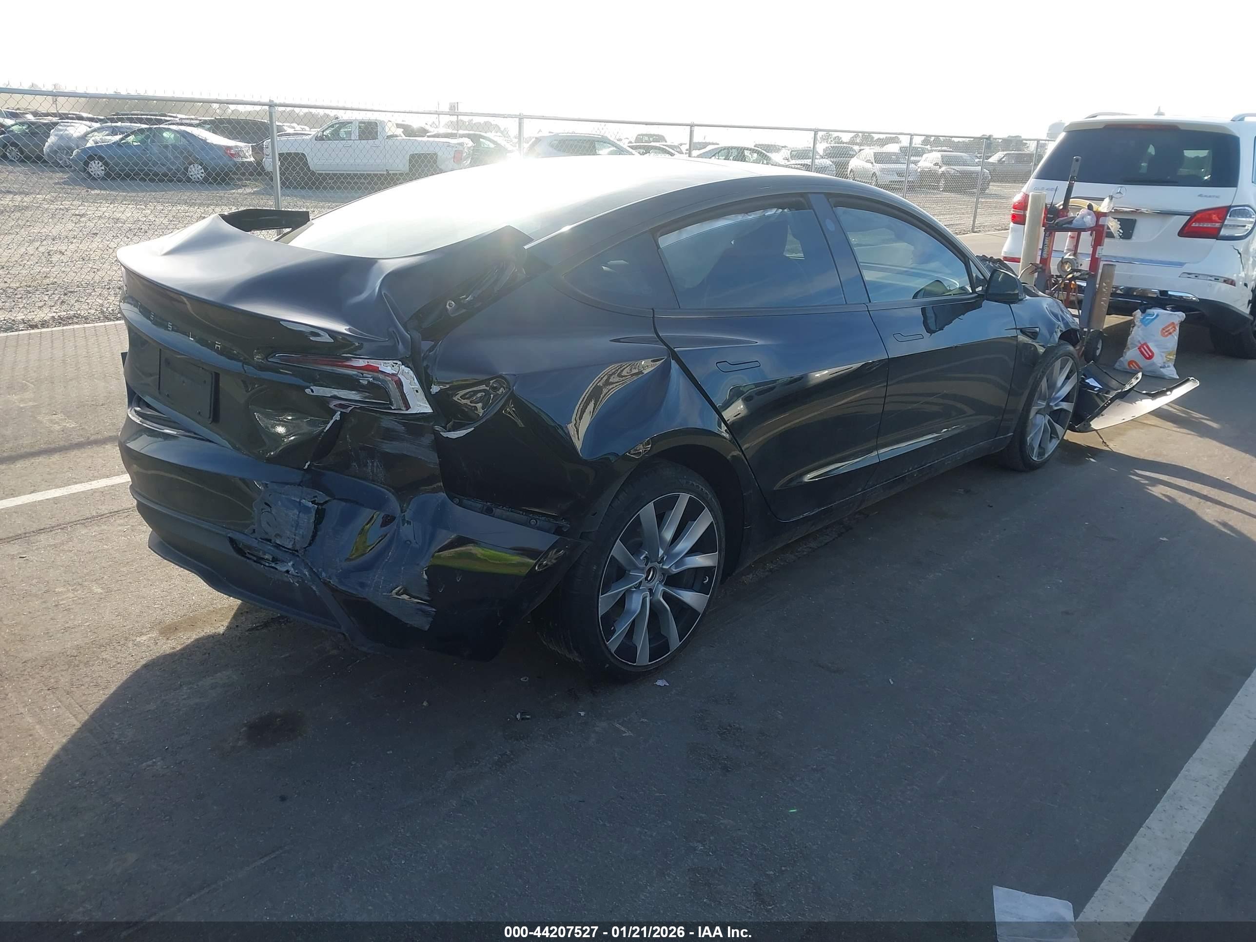 TESLA MODEL image 4