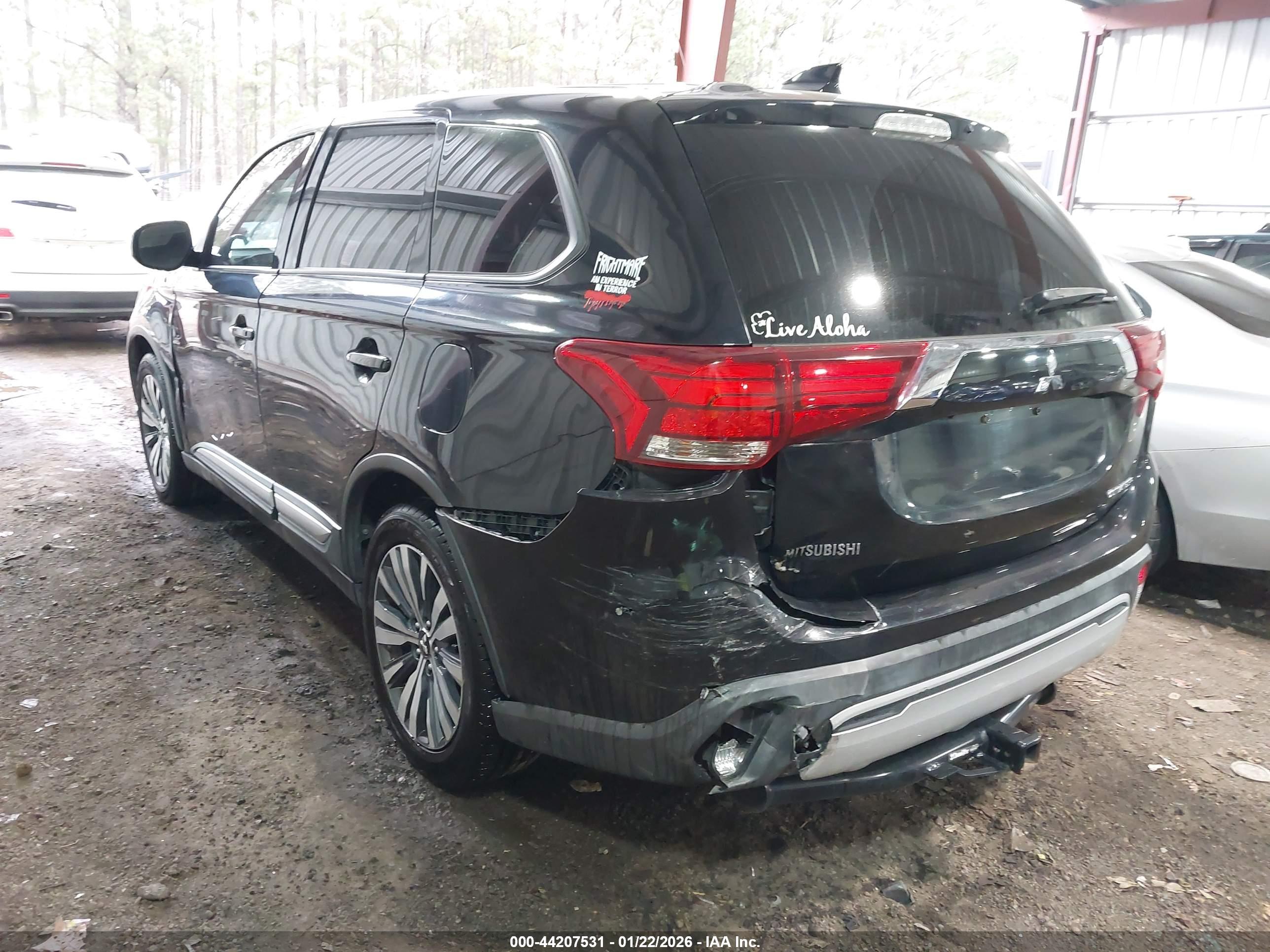 MITSUBISHI OUTLANDER image 3