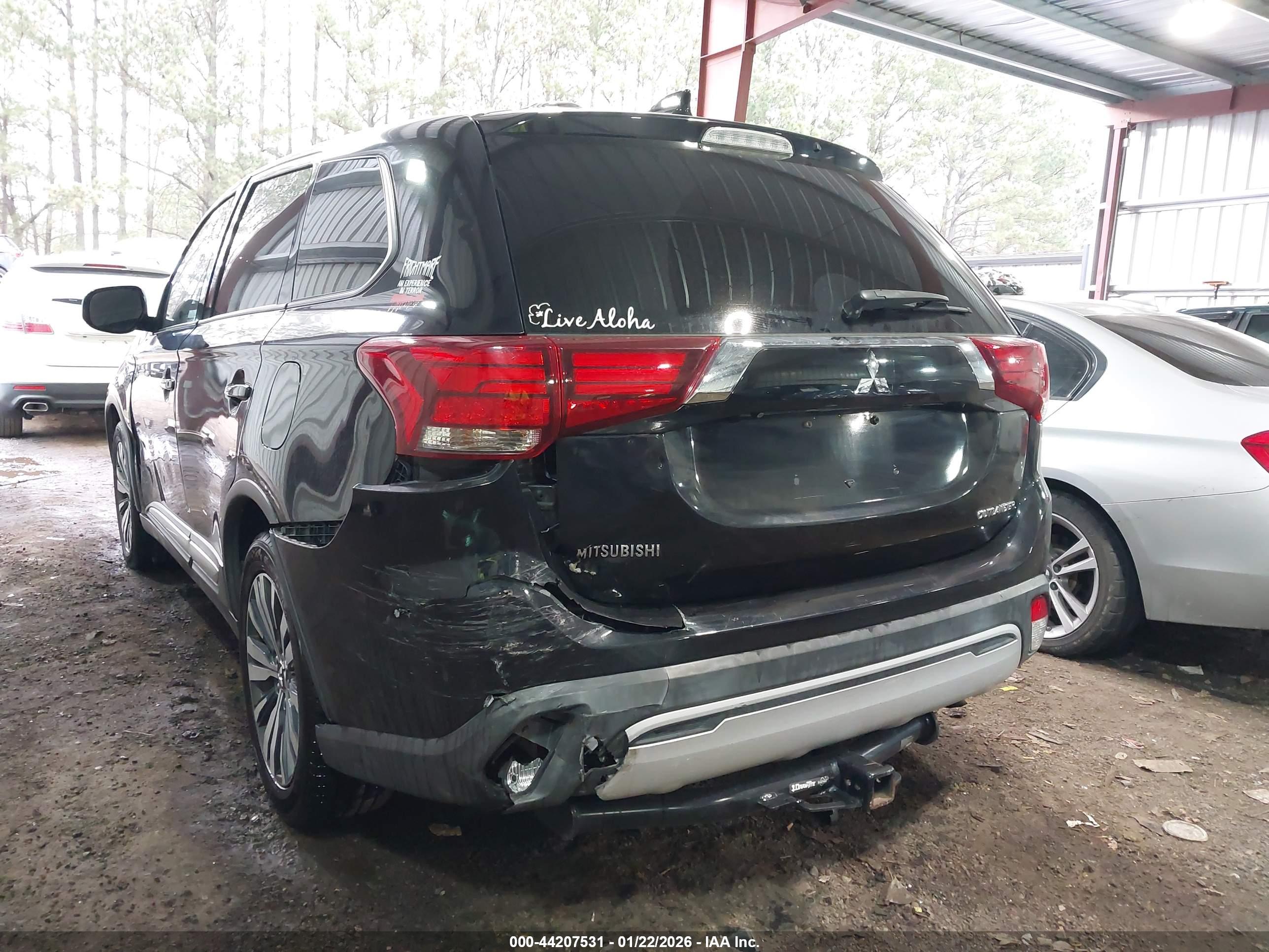 MITSUBISHI OUTLANDER image 6