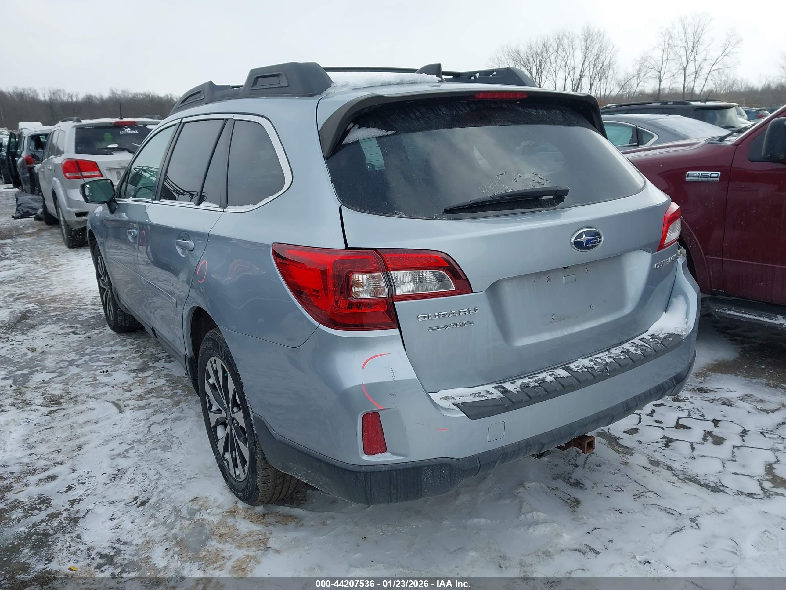 SUBARU OUTBACK image 3