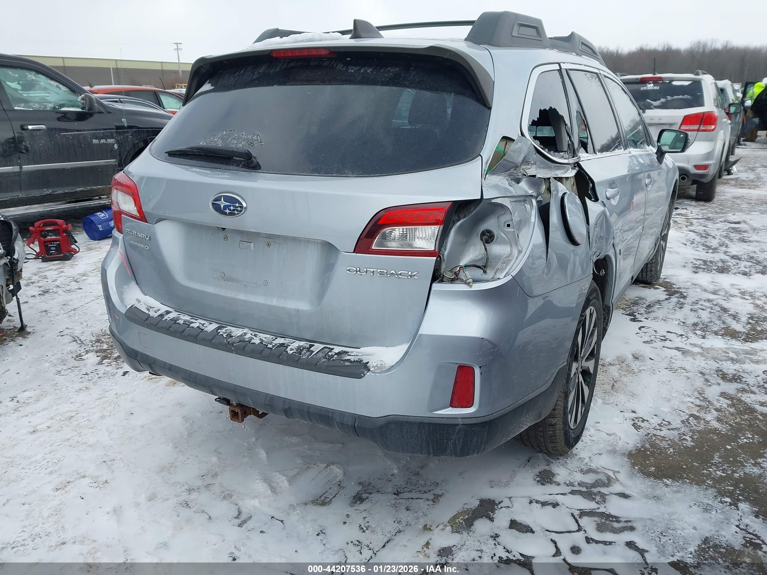 SUBARU OUTBACK image 4