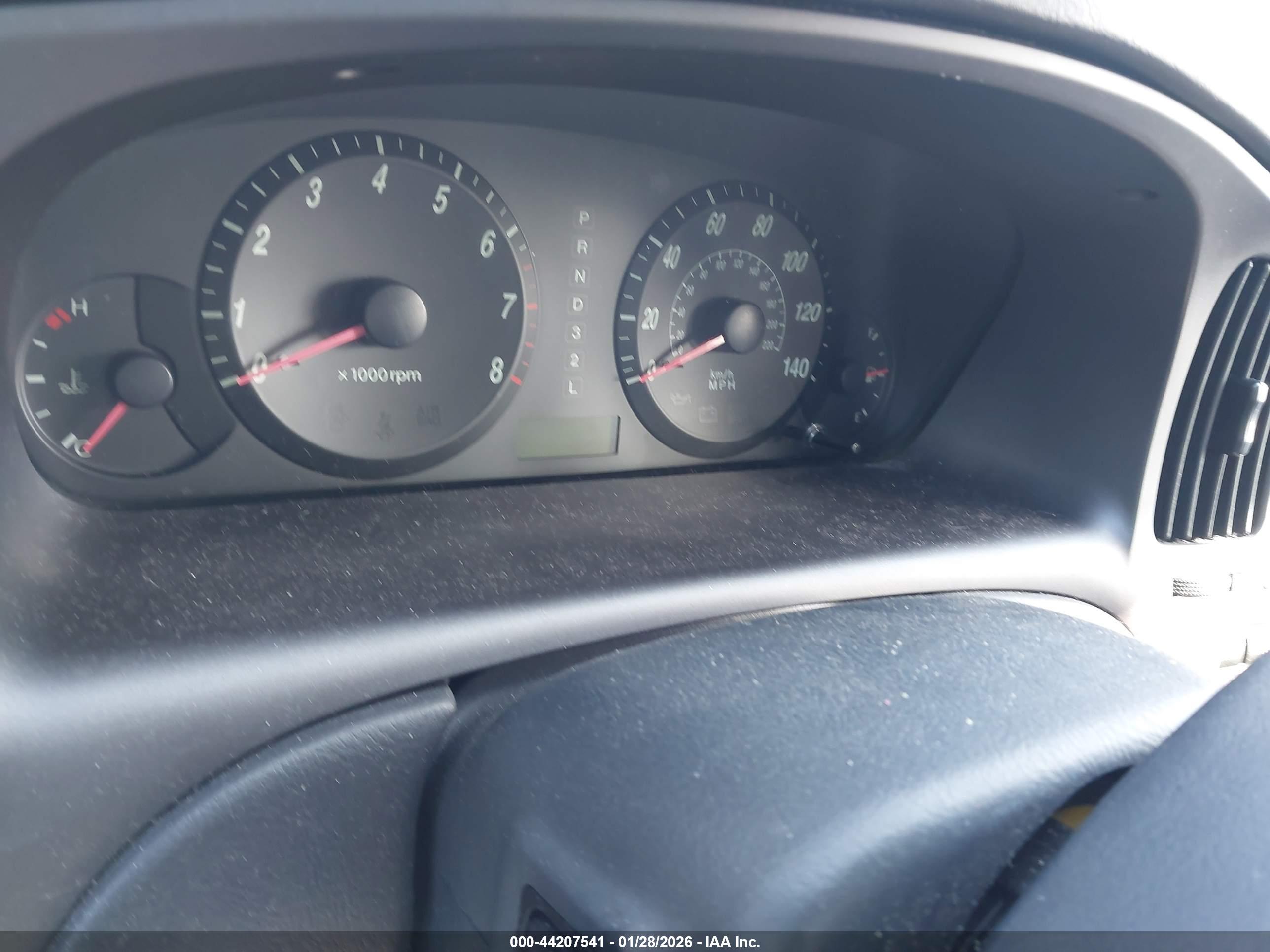 HYUNDAI ELANTRA image 7