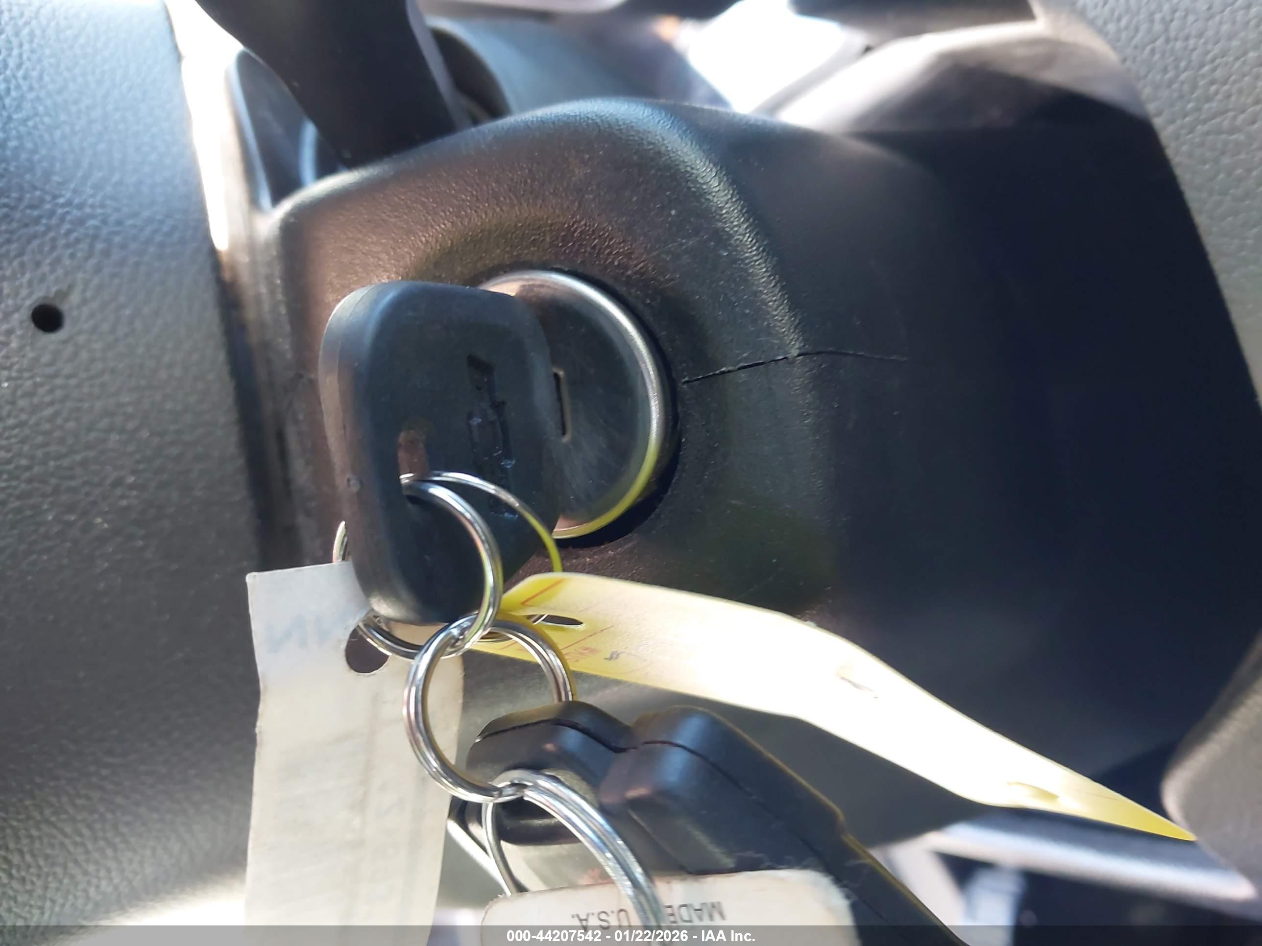 CHEVROLET COLORADO image 11