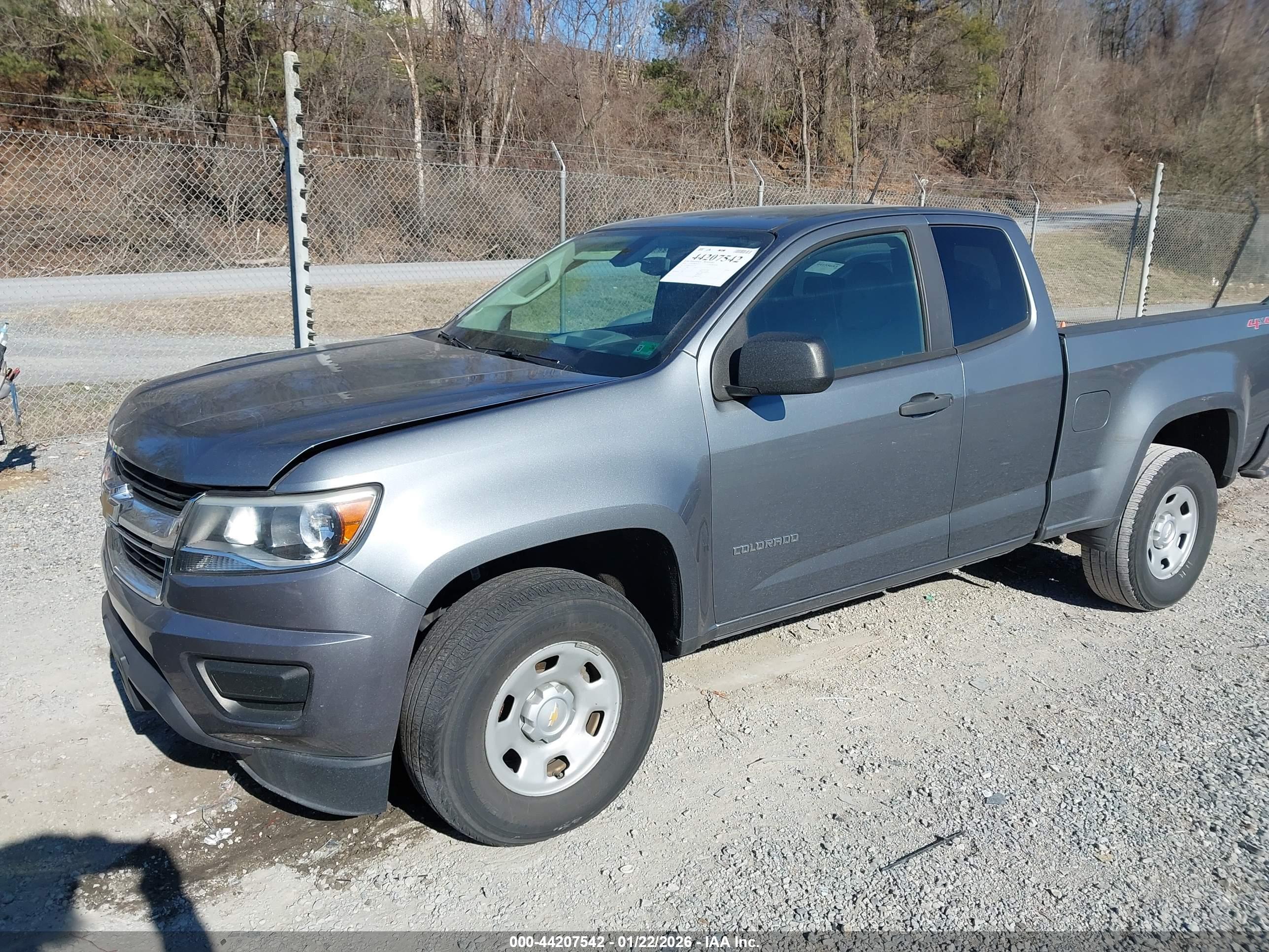 CHEVROLET COLORADO image 2